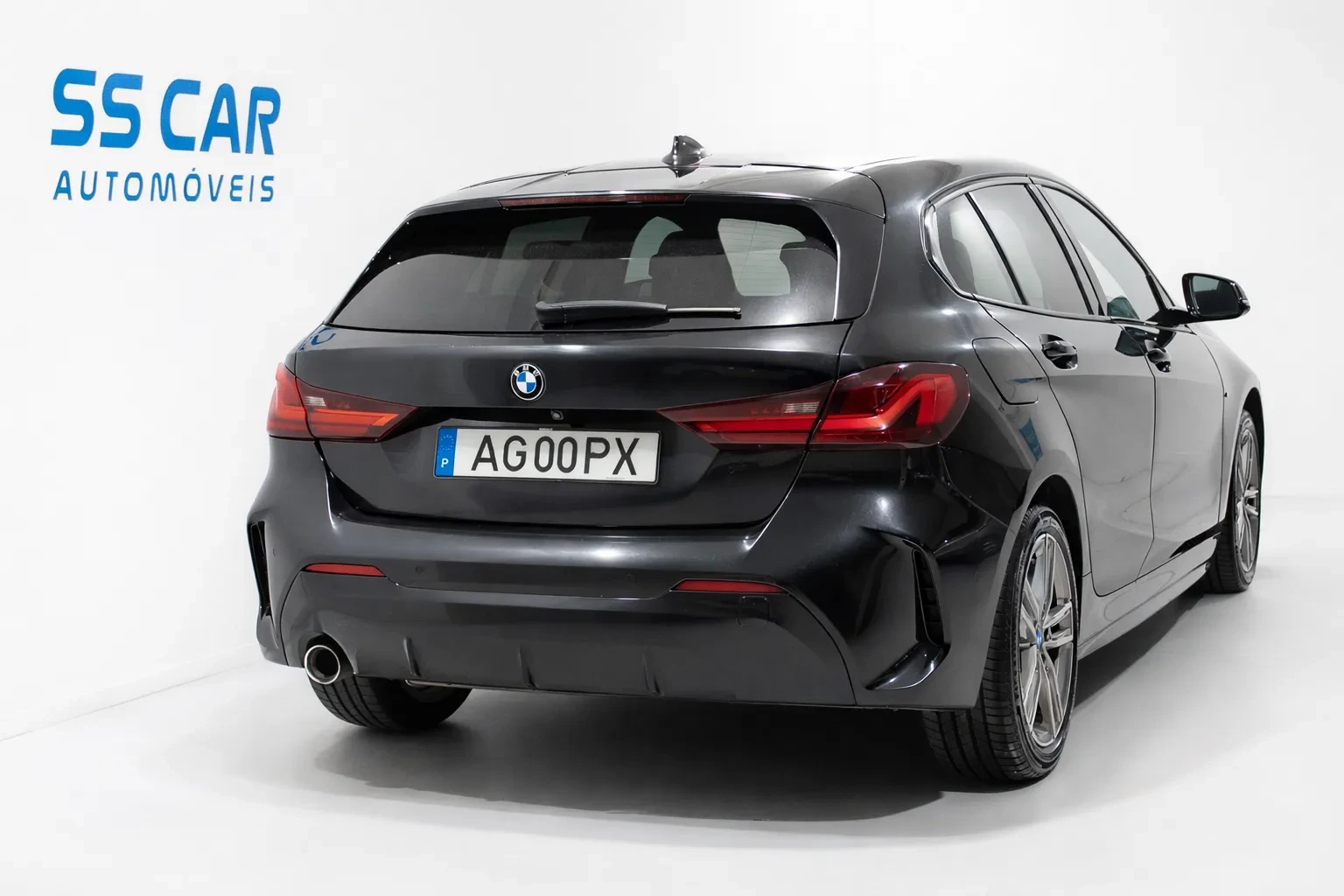 BMW 116 d Pack Desportivo M Auto 3