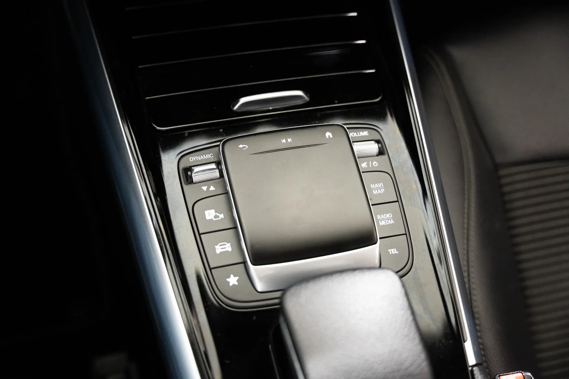 Mercedes-Benz GLA 250 e Progressive 21