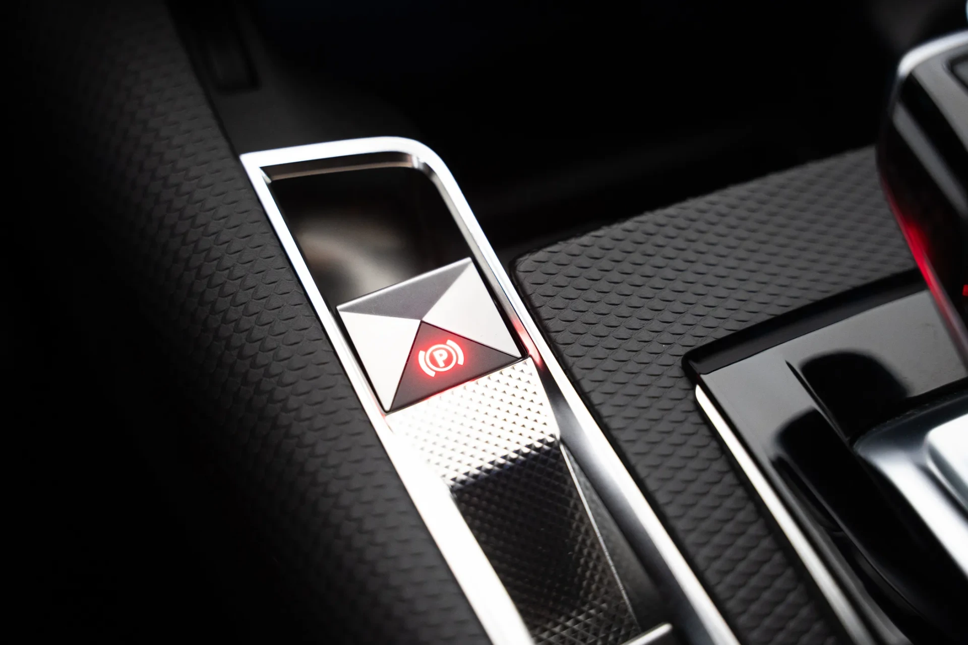 DS DS7 E-Tense Bastille EAT8 18