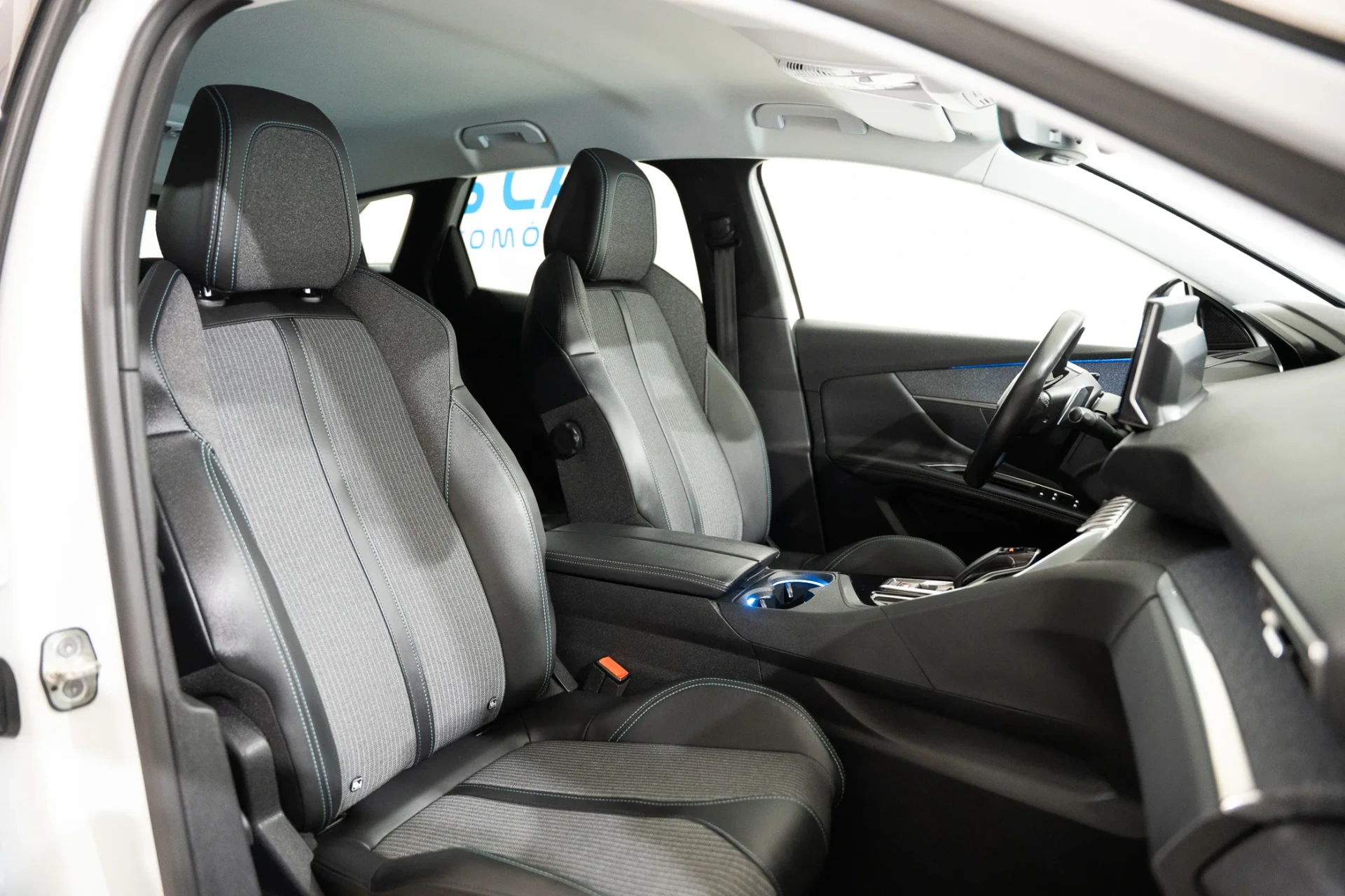 Peugeot 3008 1.6 Hybrid Allure Pack e-EAT8 29