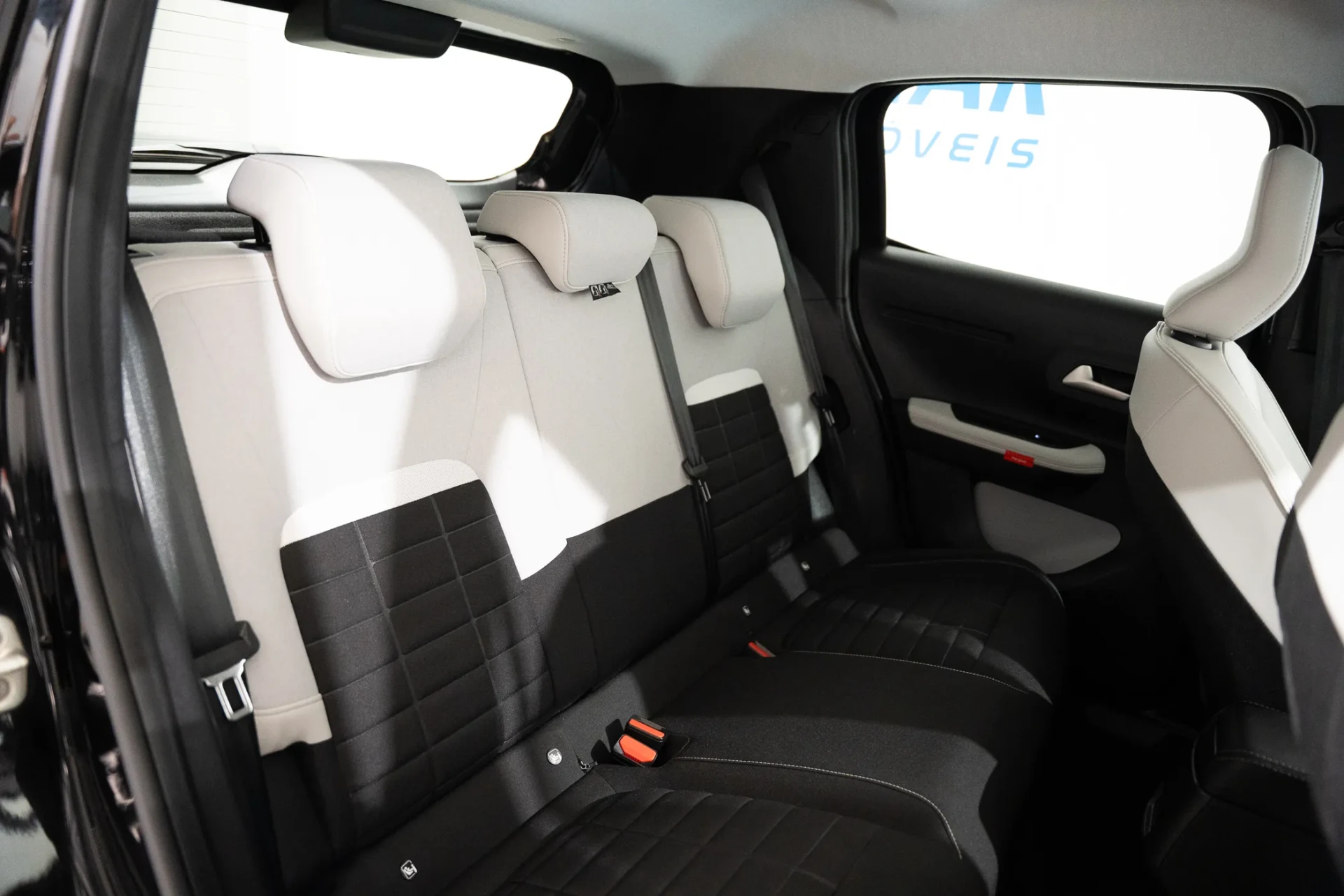 Citroen e-C3 44 kWh Autonomia Conforto Max 26