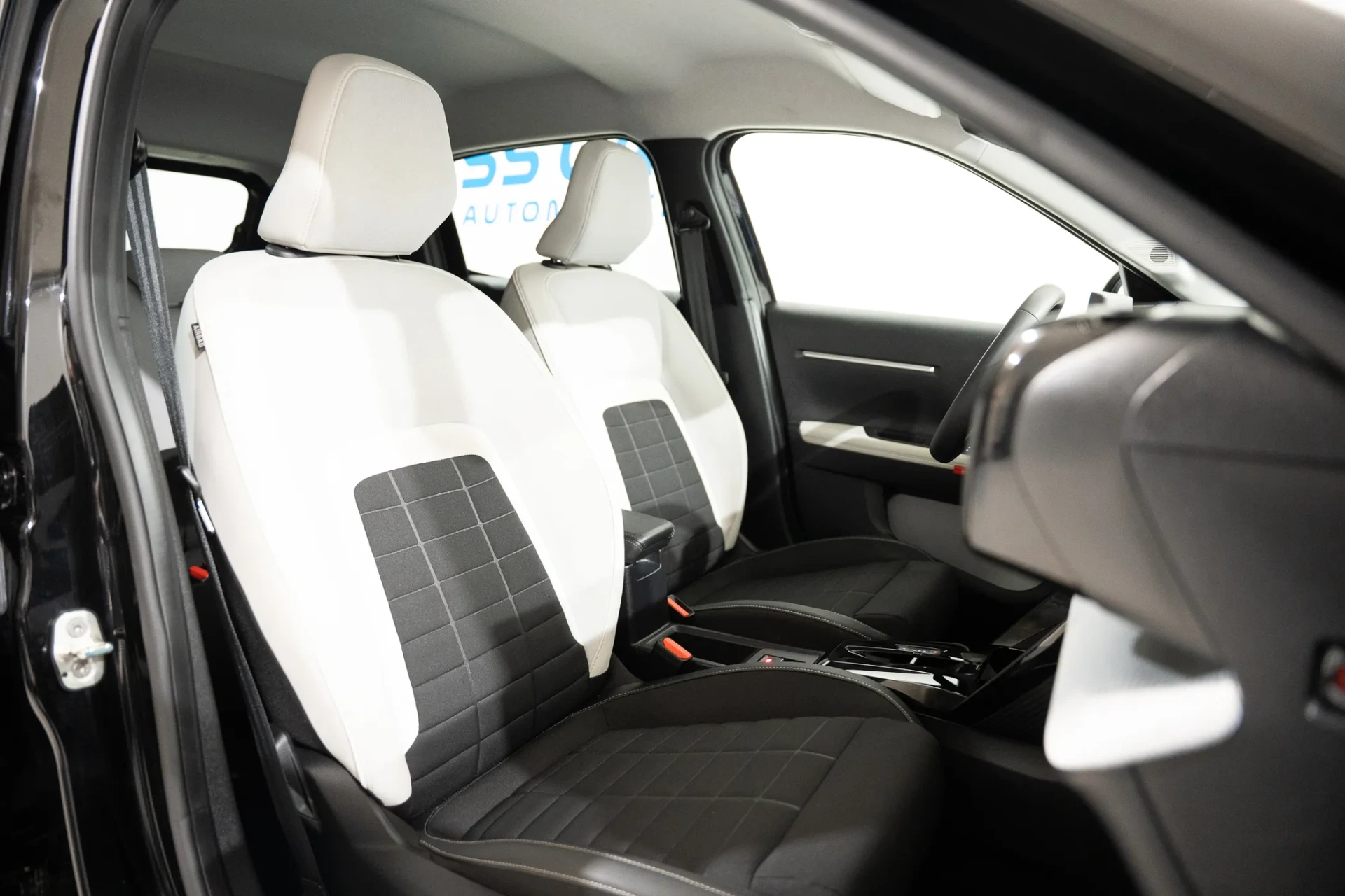 Citroen e-C3 44 kWh Autonomia Conforto Max 26