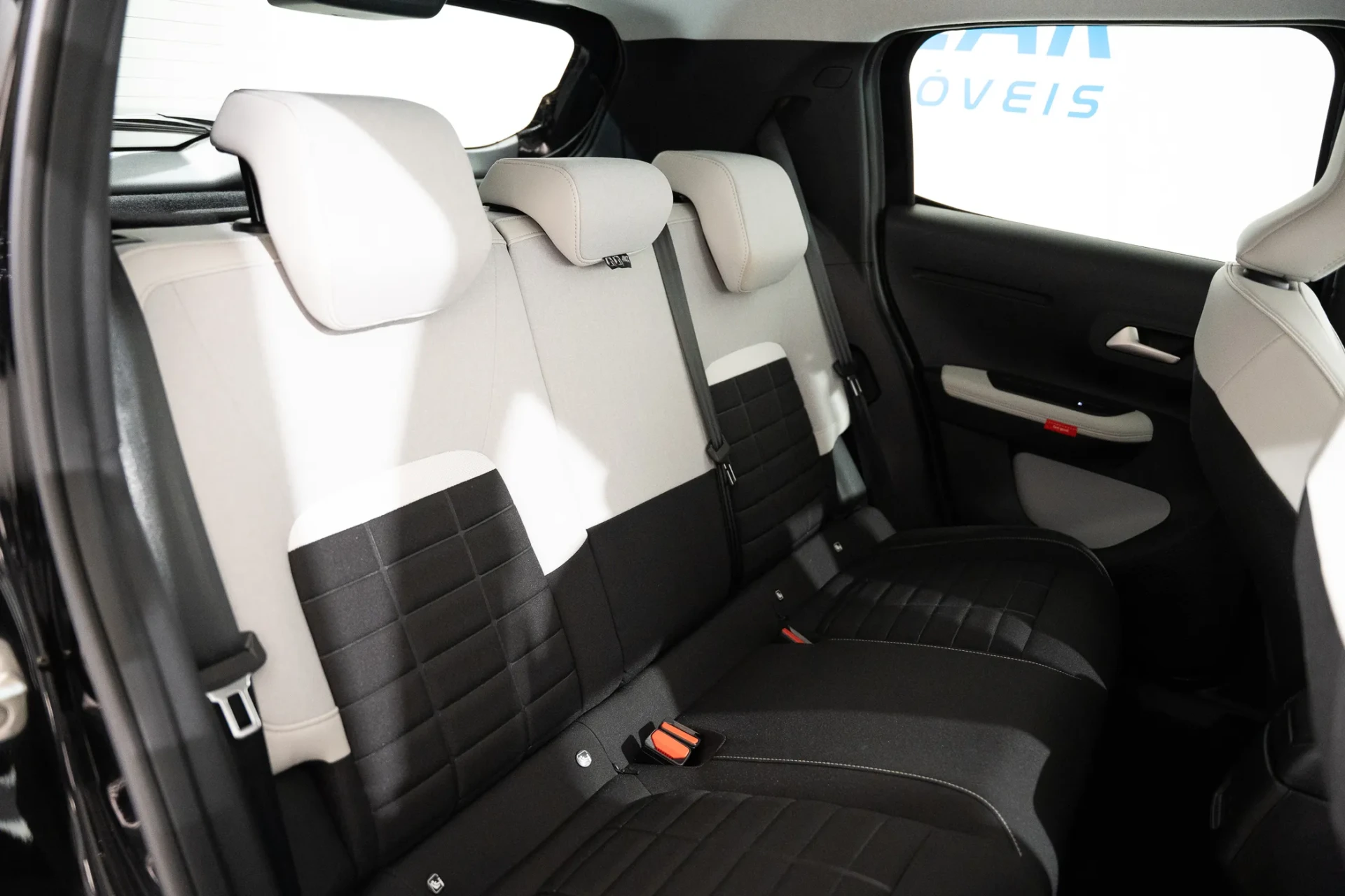 Citroen e-C3 44 kWh Autonomia Conforto Max 26
