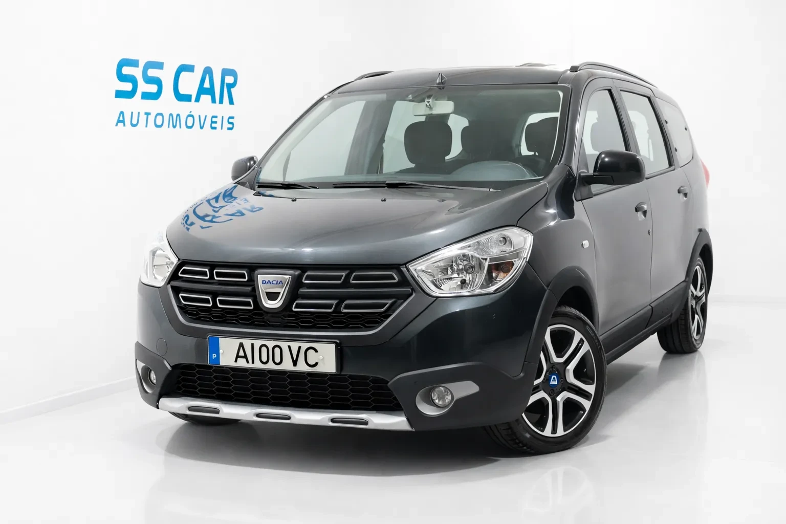 Dacia Lodgy 1.5 Blue dCi Stepway 7L 1