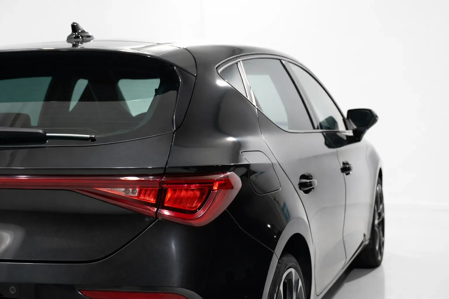 Cupra Leon 1.4 e-Hybrid DSG 4