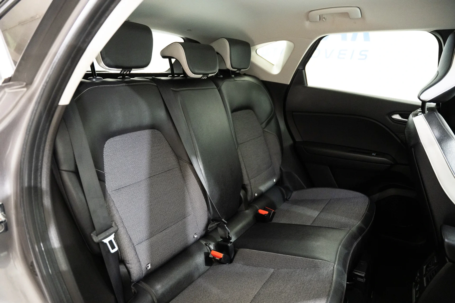 Renault Captur 1.0 TCe Exclusive 18
