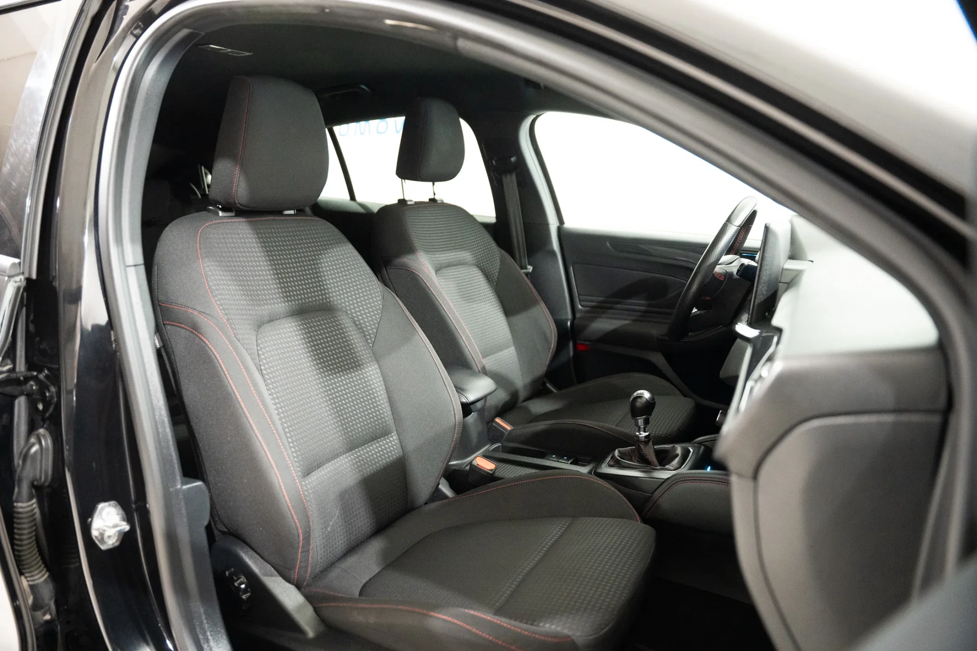 Ford Focus SW 1.0 EcoBoost MHEV ST-Line X 23