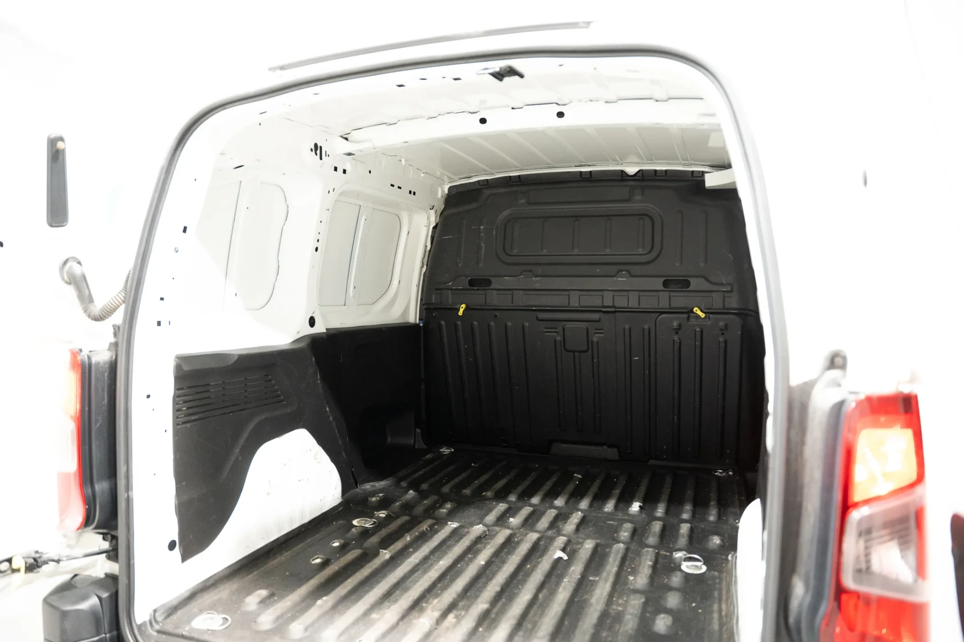 Opel Combo 1.5 CDTi L1H1 Enjoy 3LUG 8