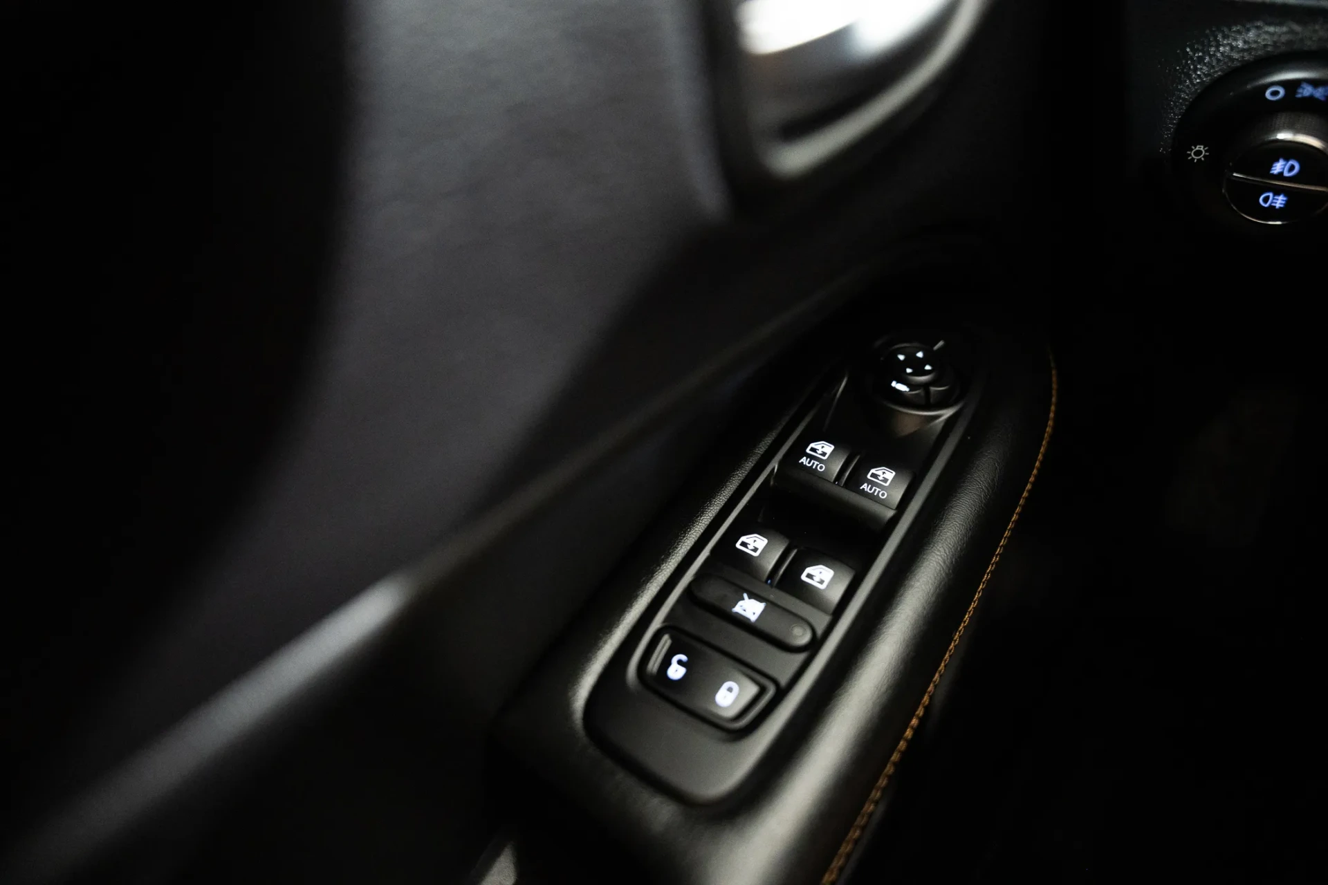 Jeep Compass 1.6 M-Jet Limited 19