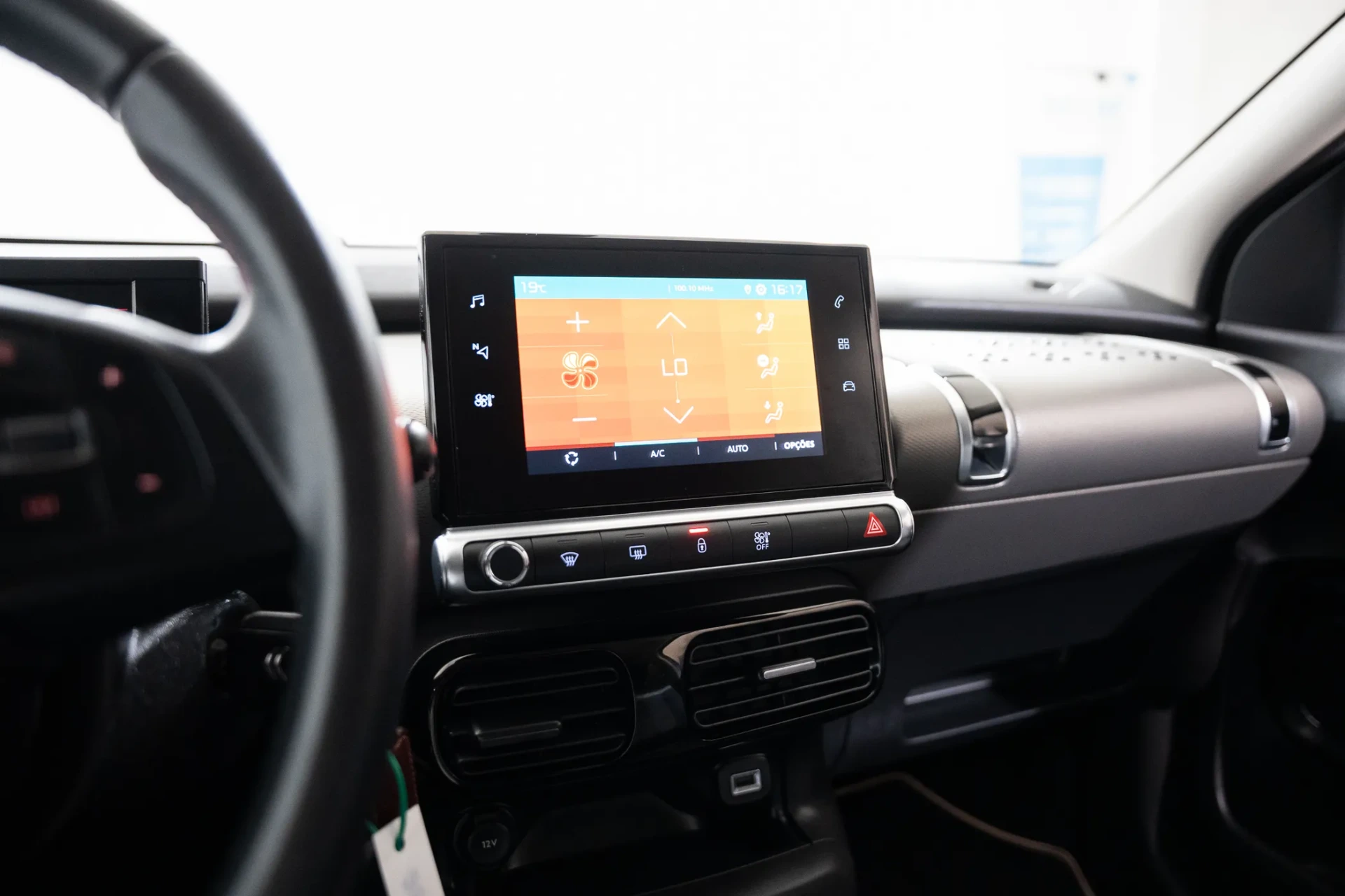 Citroen C4 Cactus 1.2 PureTech Origins 18