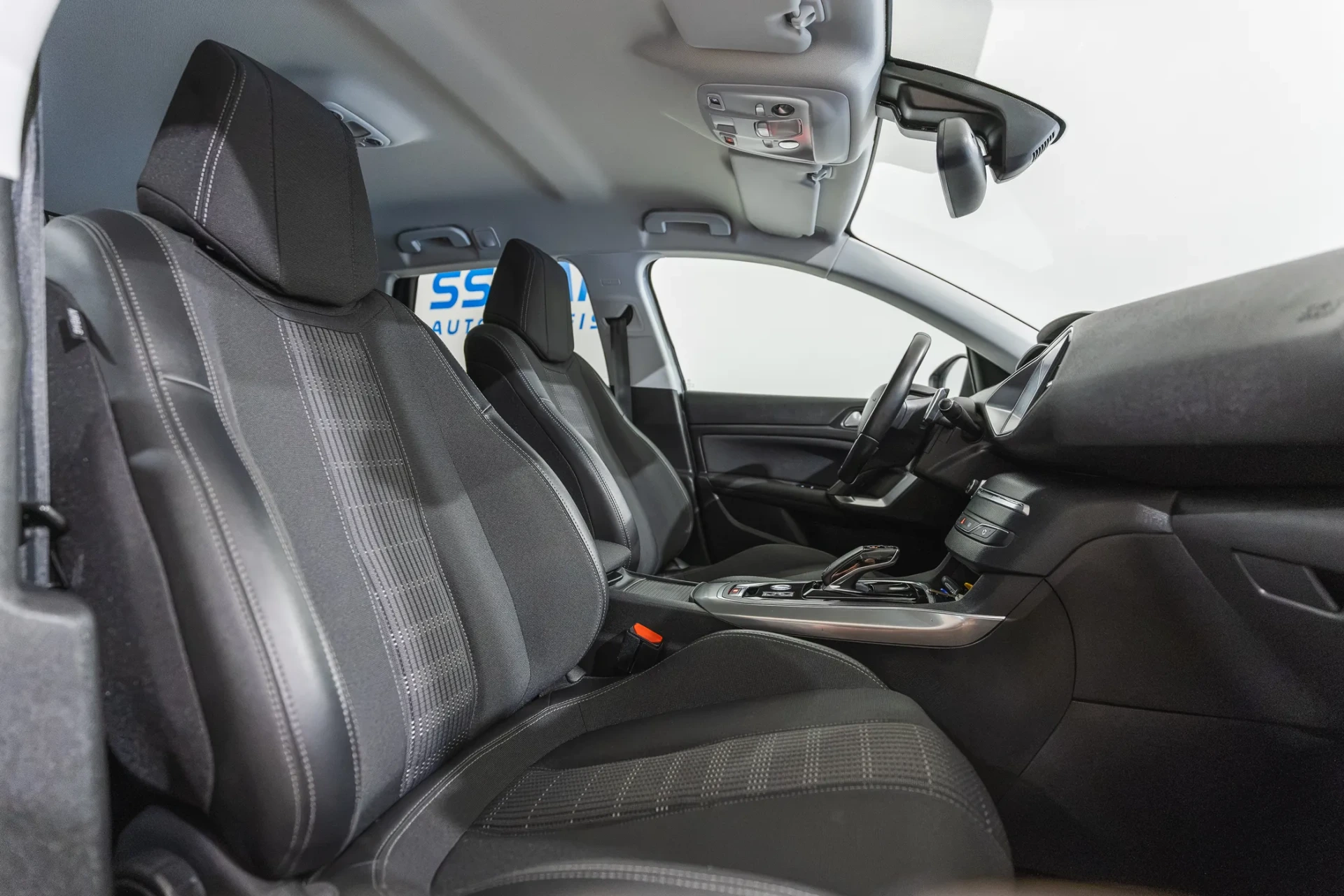 Peugeot 308 SW 1.2 PureTech Allure EAT8 28