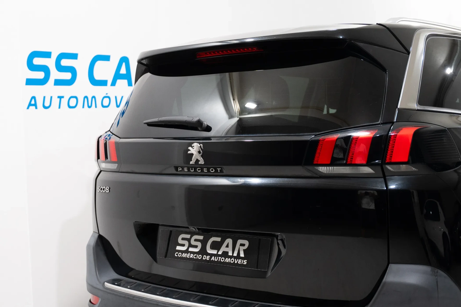 Peugeot 5008 1.2 PureTech Allure EAT8 6