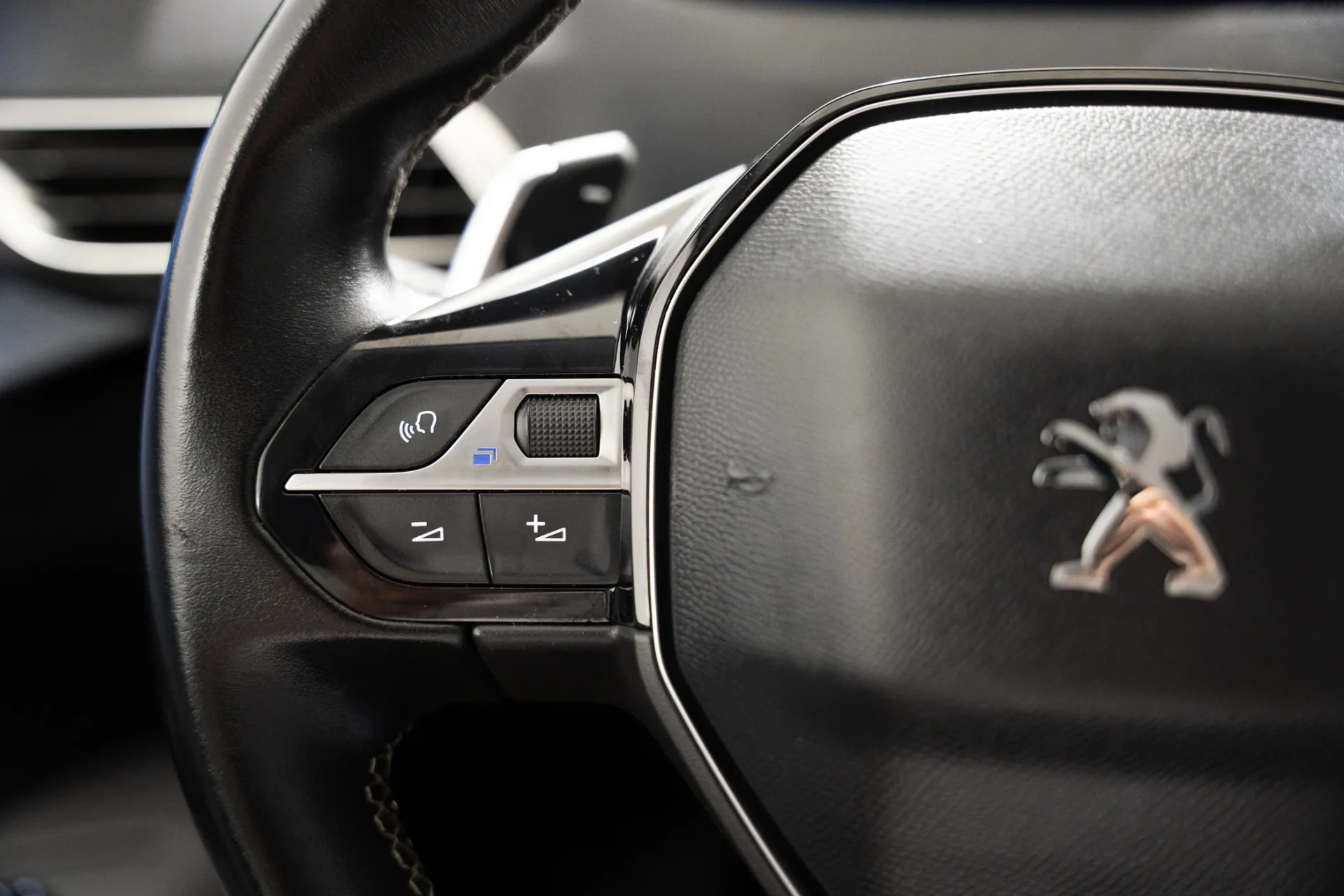Peugeot 5008 1.2 PureTech Allure EAT8 17