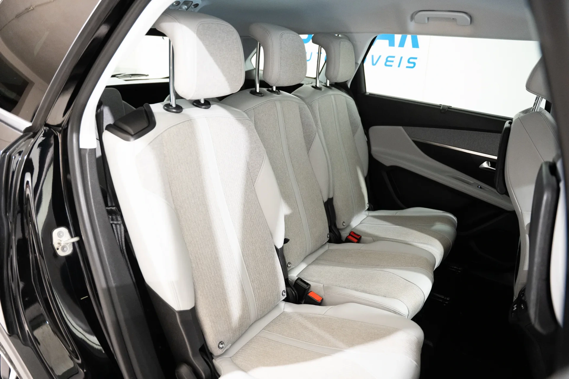 Peugeot 5008 1.2 PureTech Allure EAT8 28