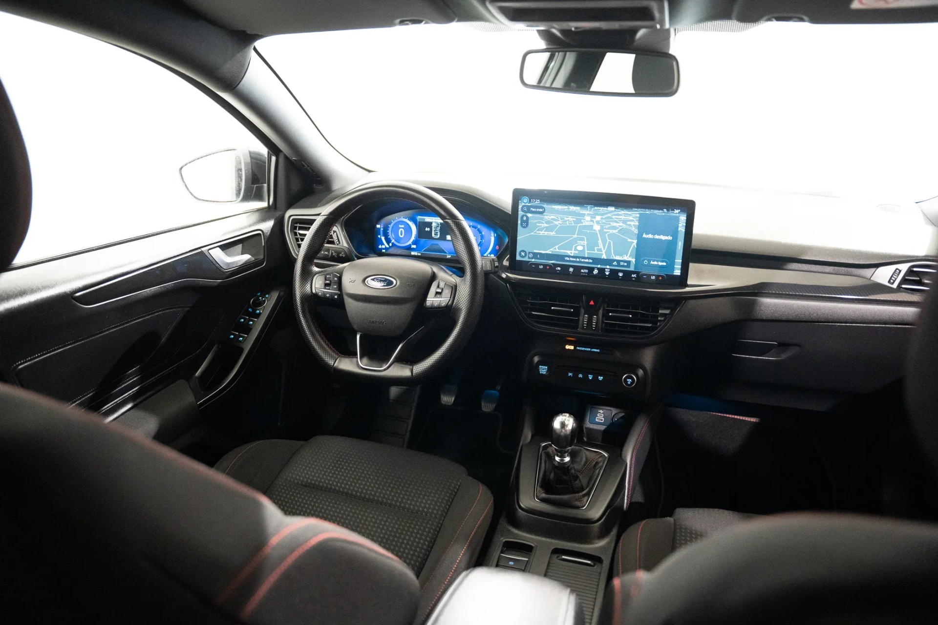 Ford Focus 1.0 EcoBoost MHEV ST-Line 5