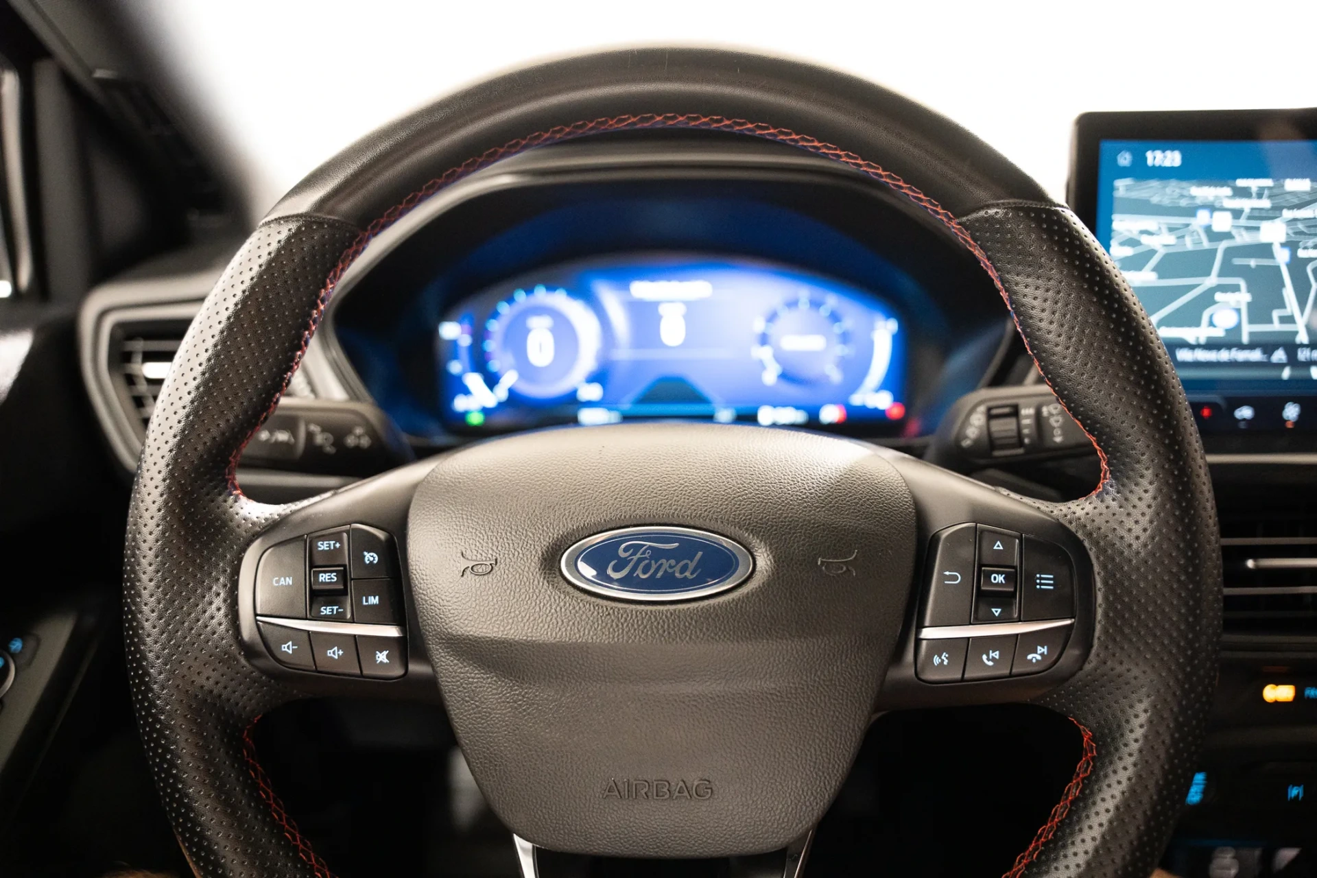 Ford Focus 1.0 EcoBoost MHEV ST-Line 18