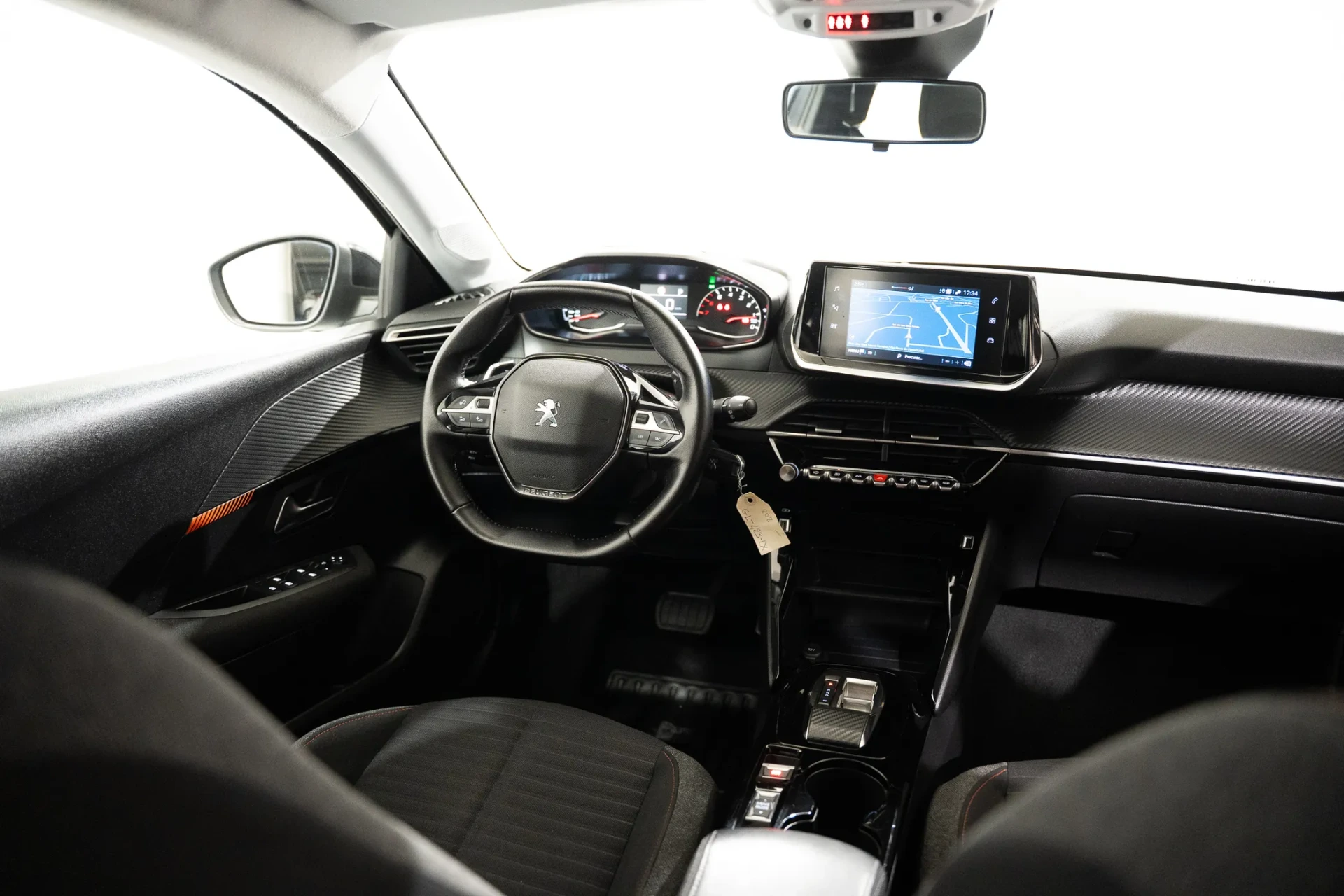 Peugeot 208 1.2 PureTech Allure EAT8 8