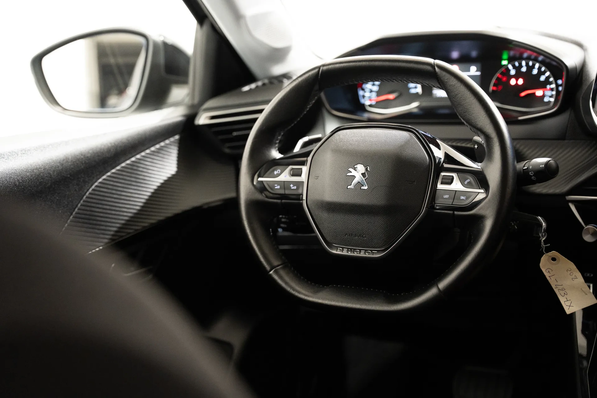 Peugeot 208 1.2 PureTech Allure EAT8 17