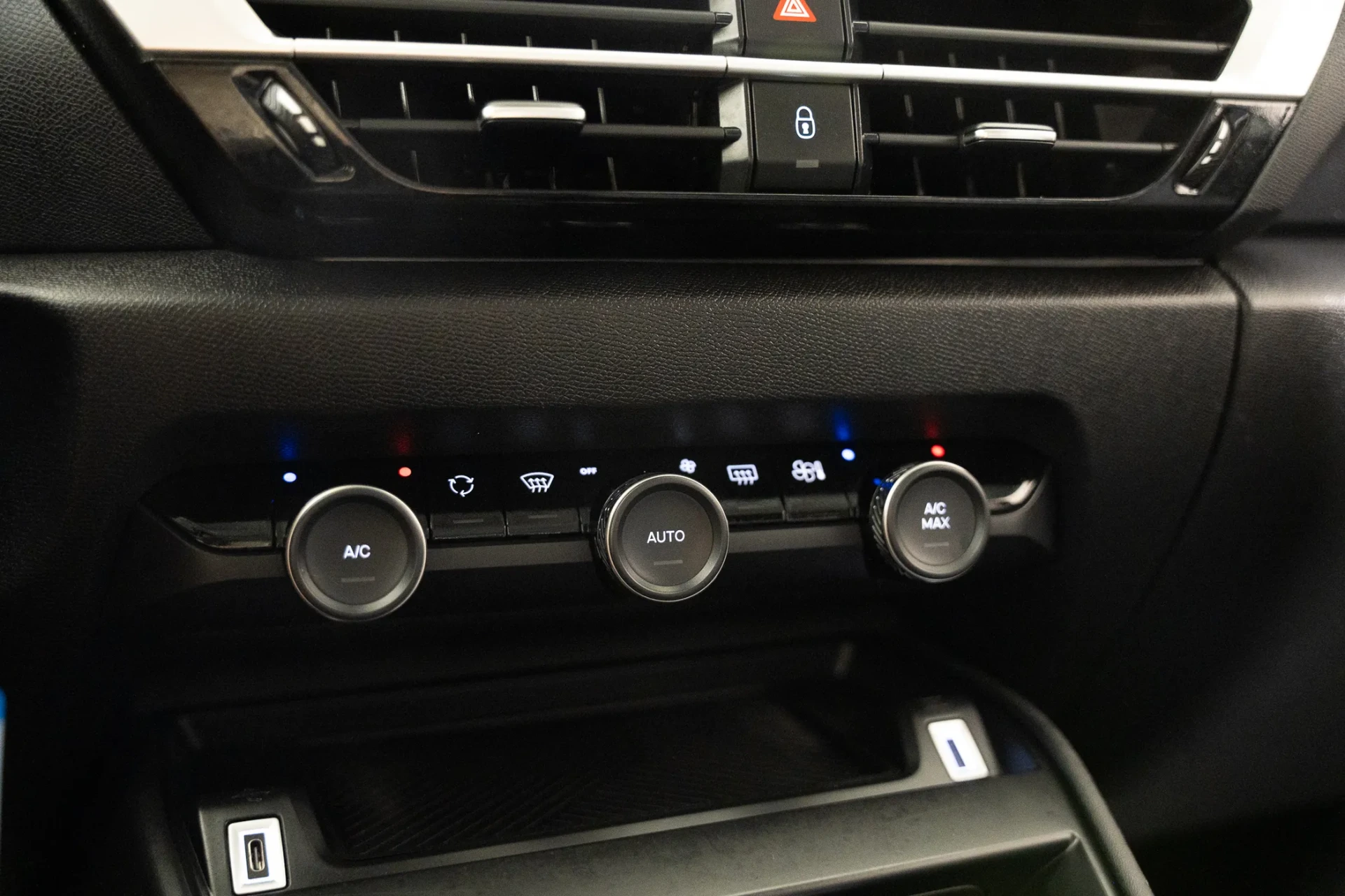 Citroen C4 1.2 PureTech Feel Pack EAT8 17