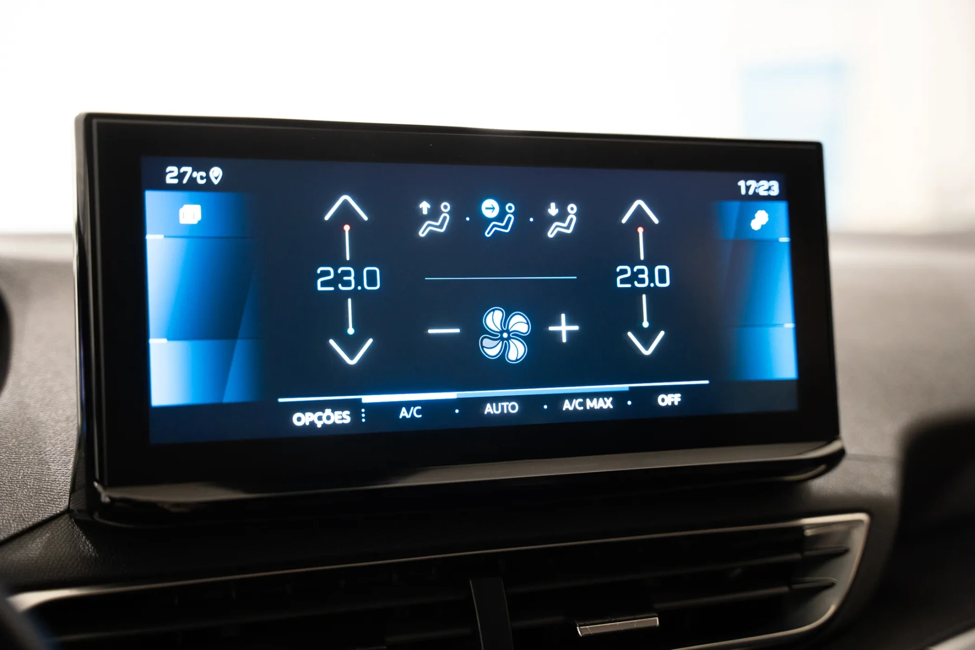 Peugeot 3008 1.2 PureTech Allure EAT8 11