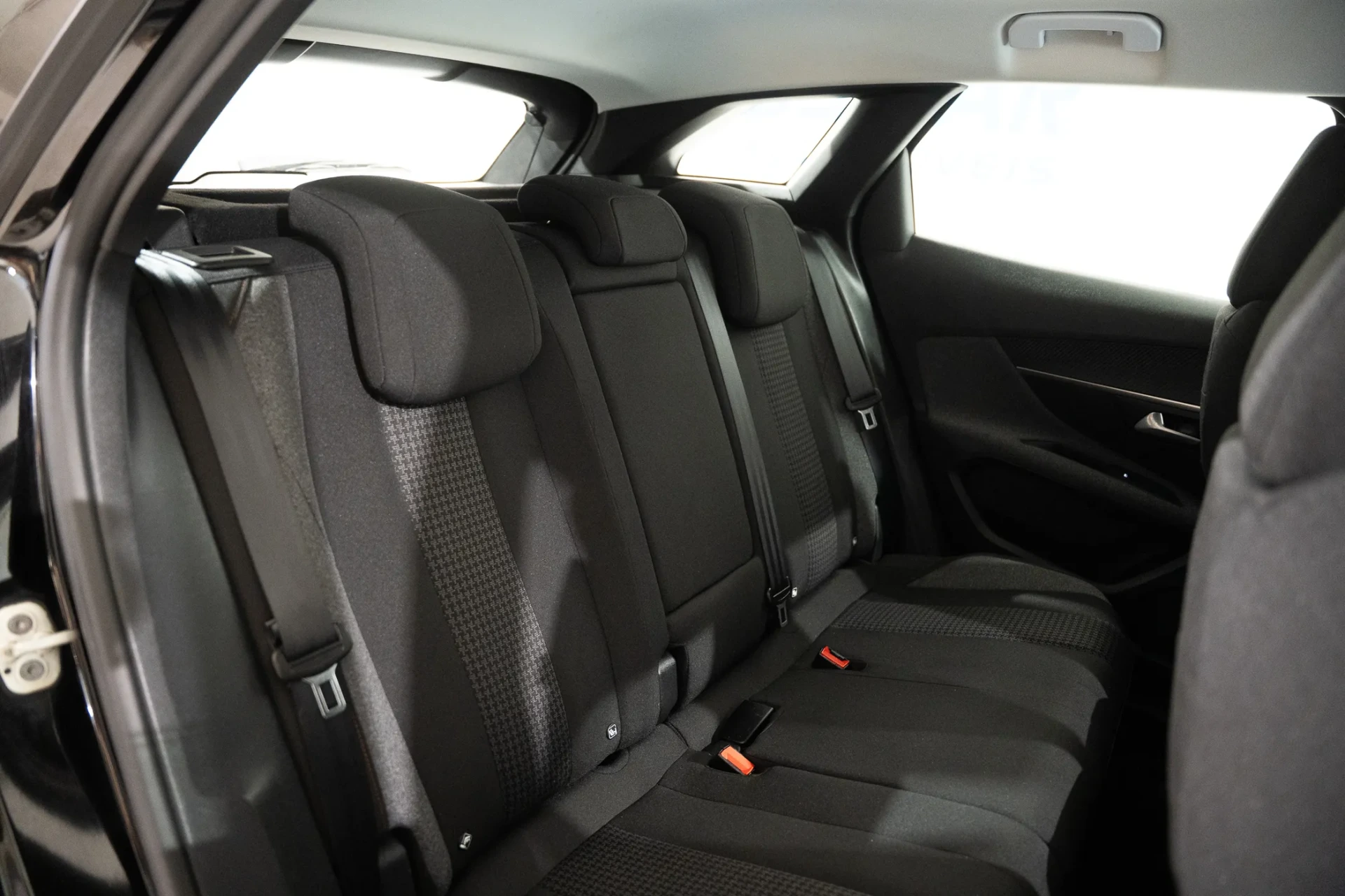Peugeot 3008 1.2 PureTech Allure EAT8 27