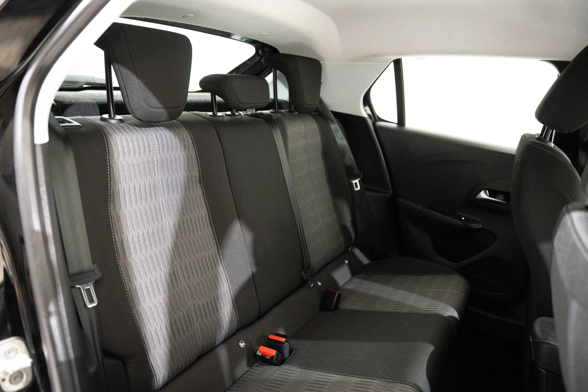 Opel Corsa 1.2 Elegance 23