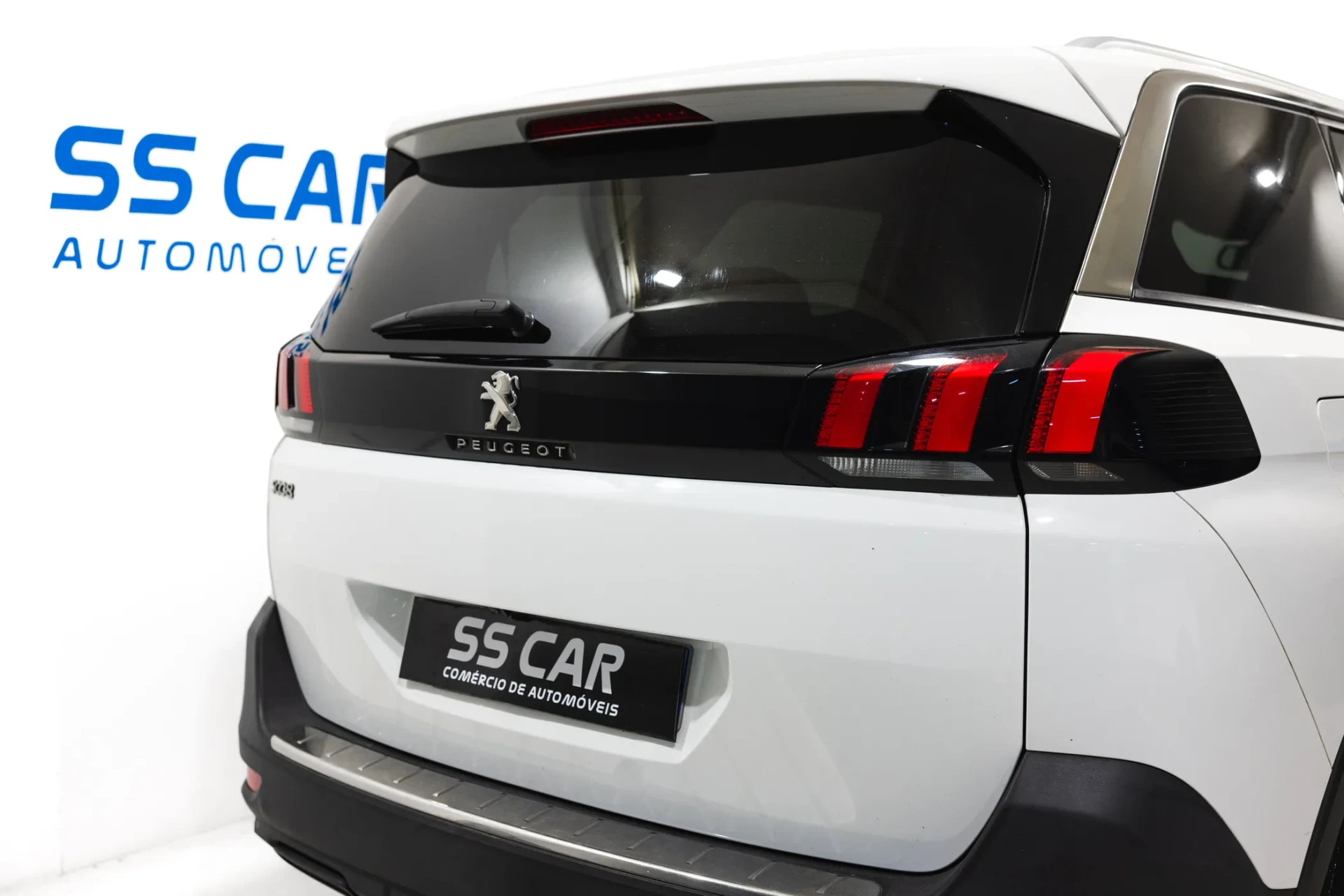 Peugeot 5008 1.2 PureTech Allure EAT8 6