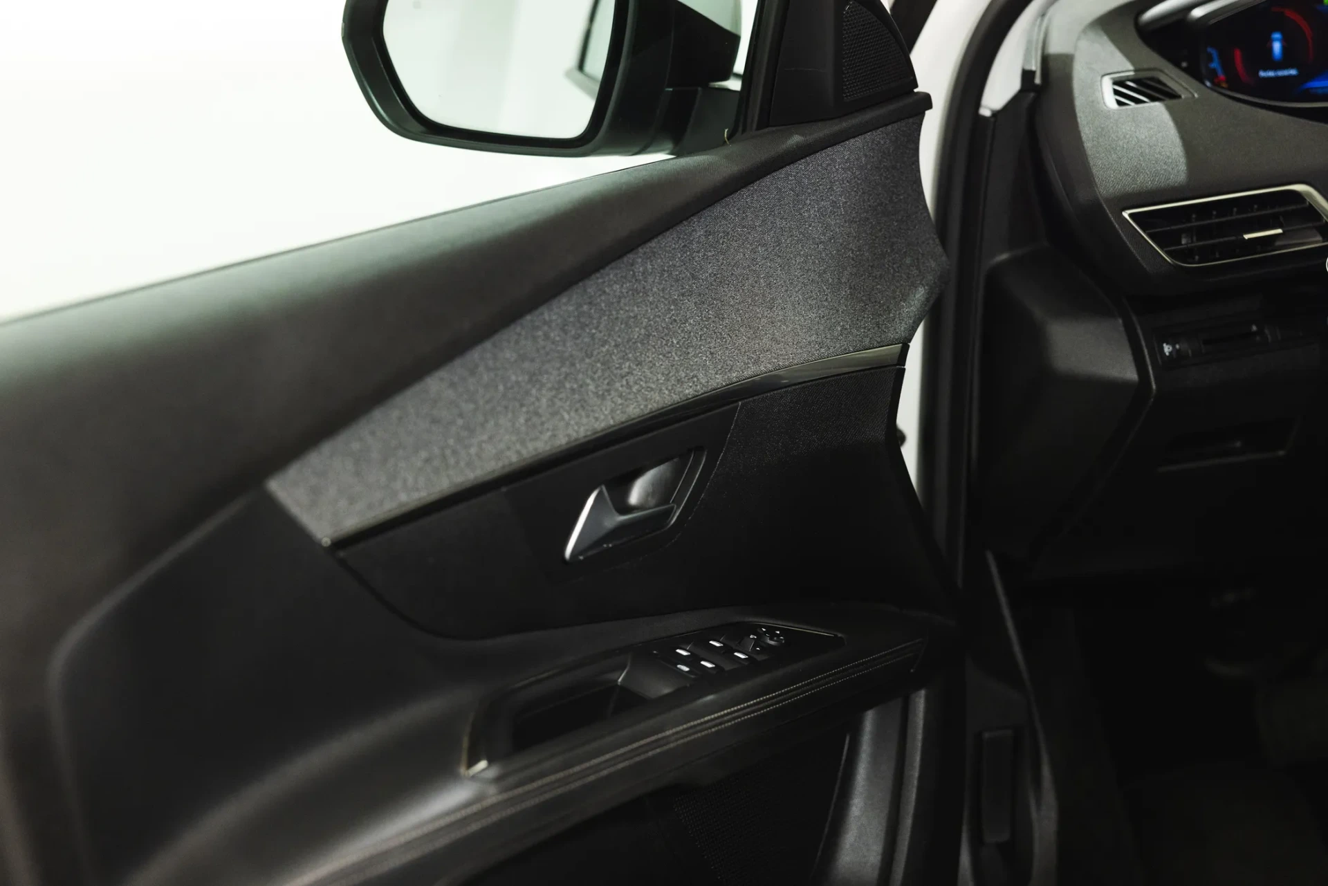 Peugeot 5008 1.2 PureTech Allure EAT8 22