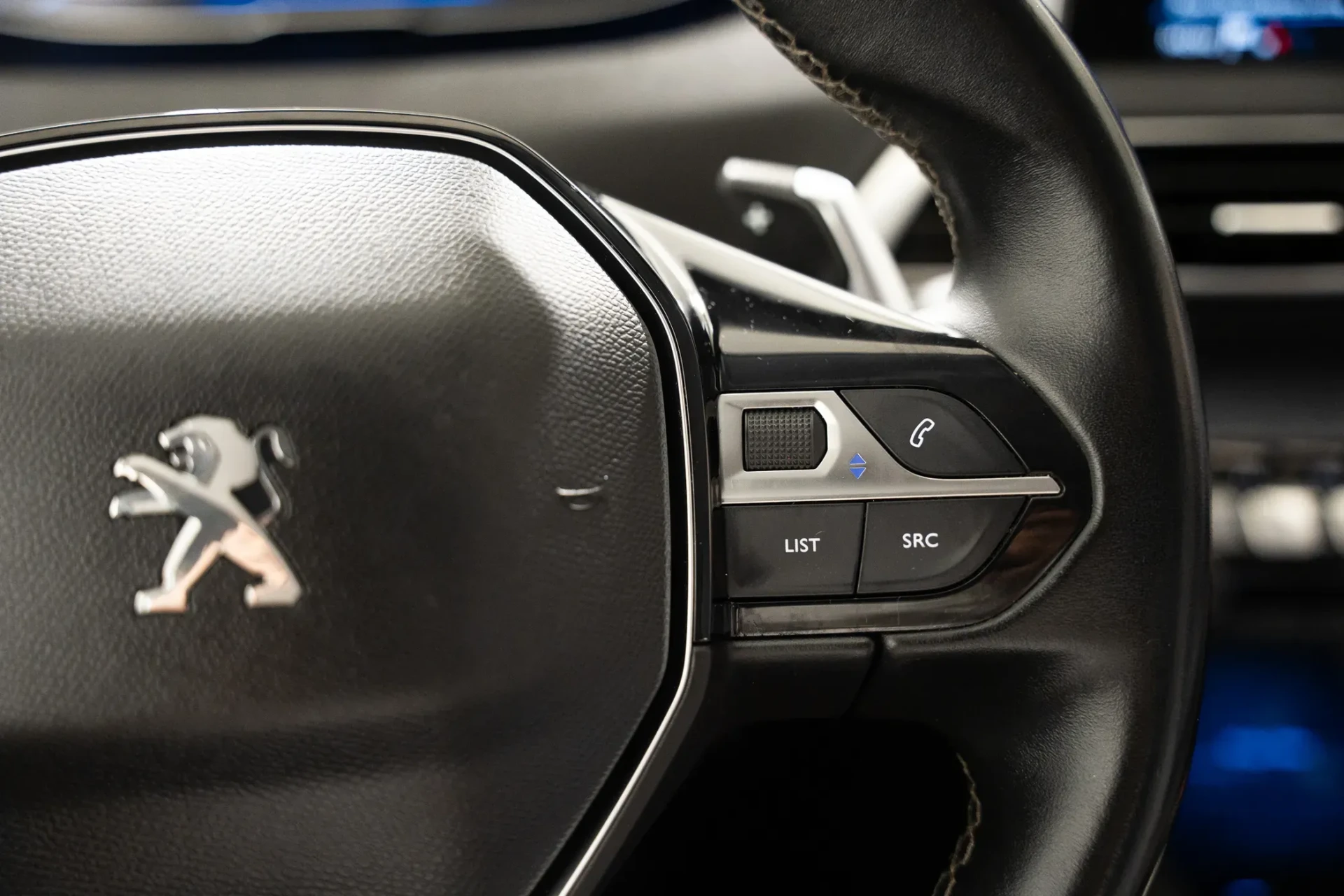 Peugeot 5008 1.2 PureTech Allure EAT8 28