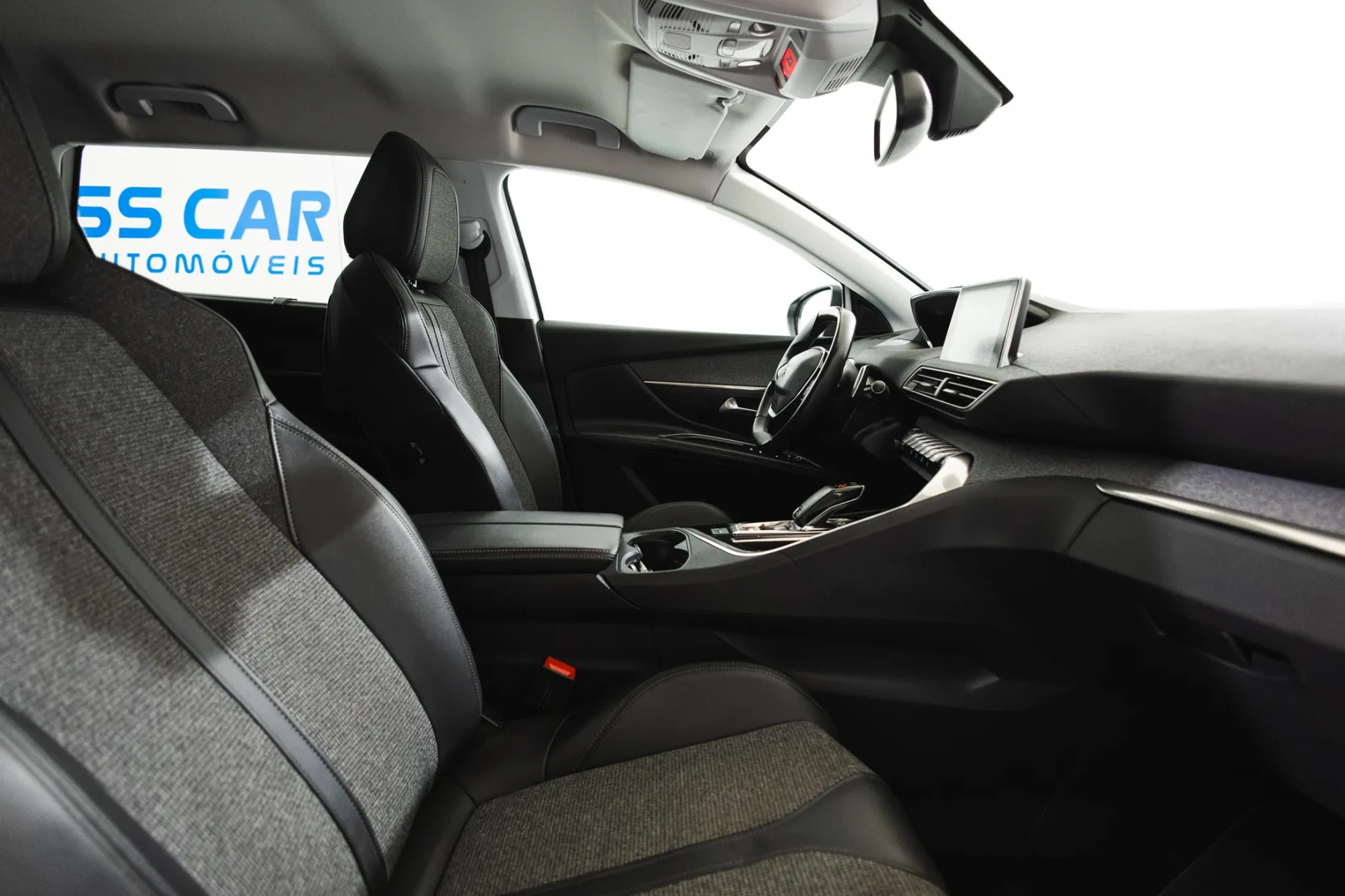 Peugeot 5008 1.2 PureTech Allure EAT8 29