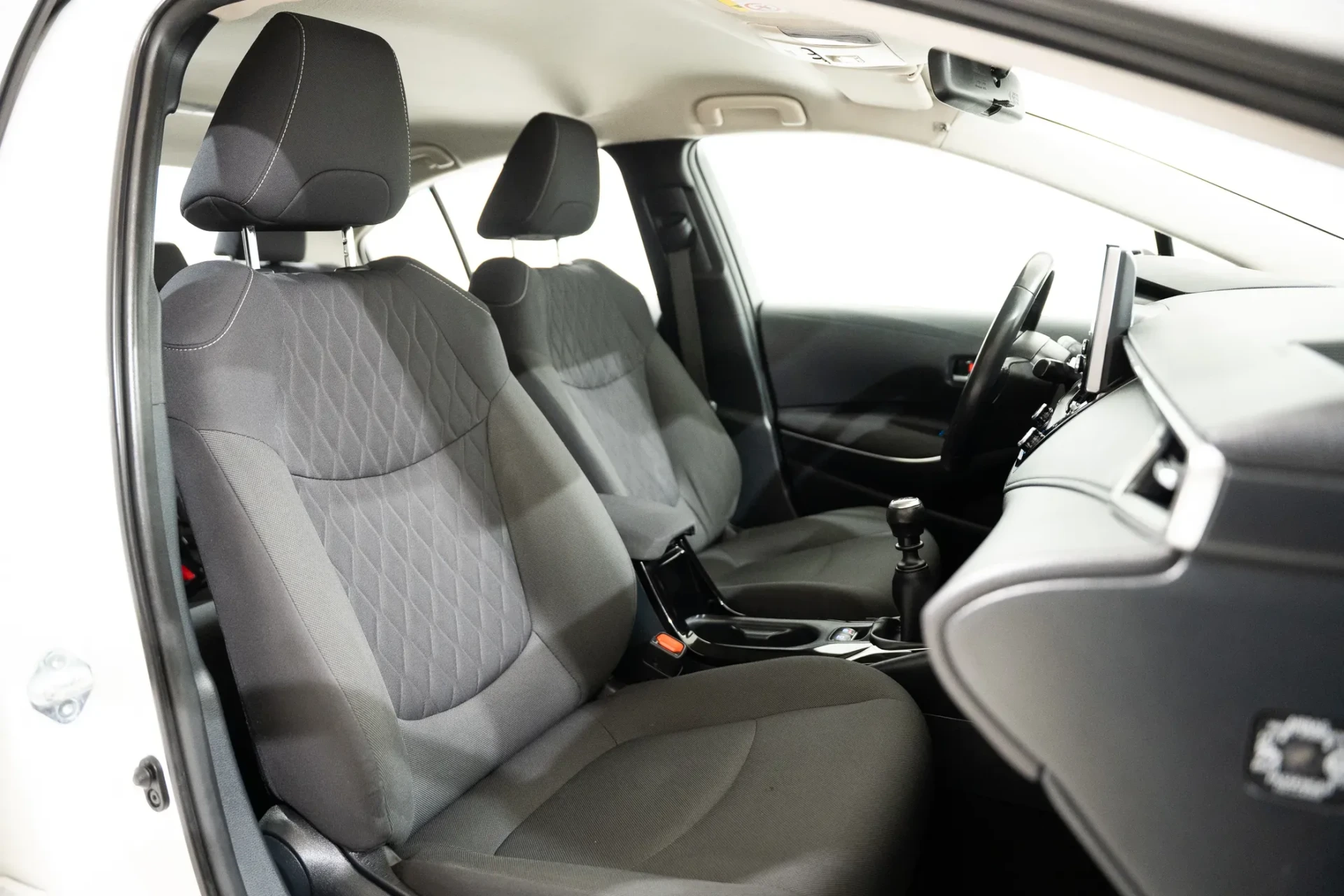Toyota Corolla COMFORT 1.5 VVTi 23