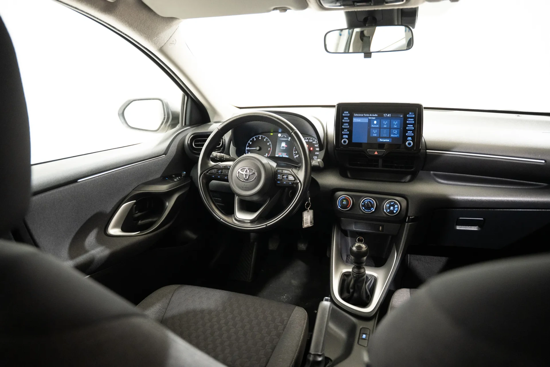 Toyota Yaris 1.5 VVT-i Comfort 8