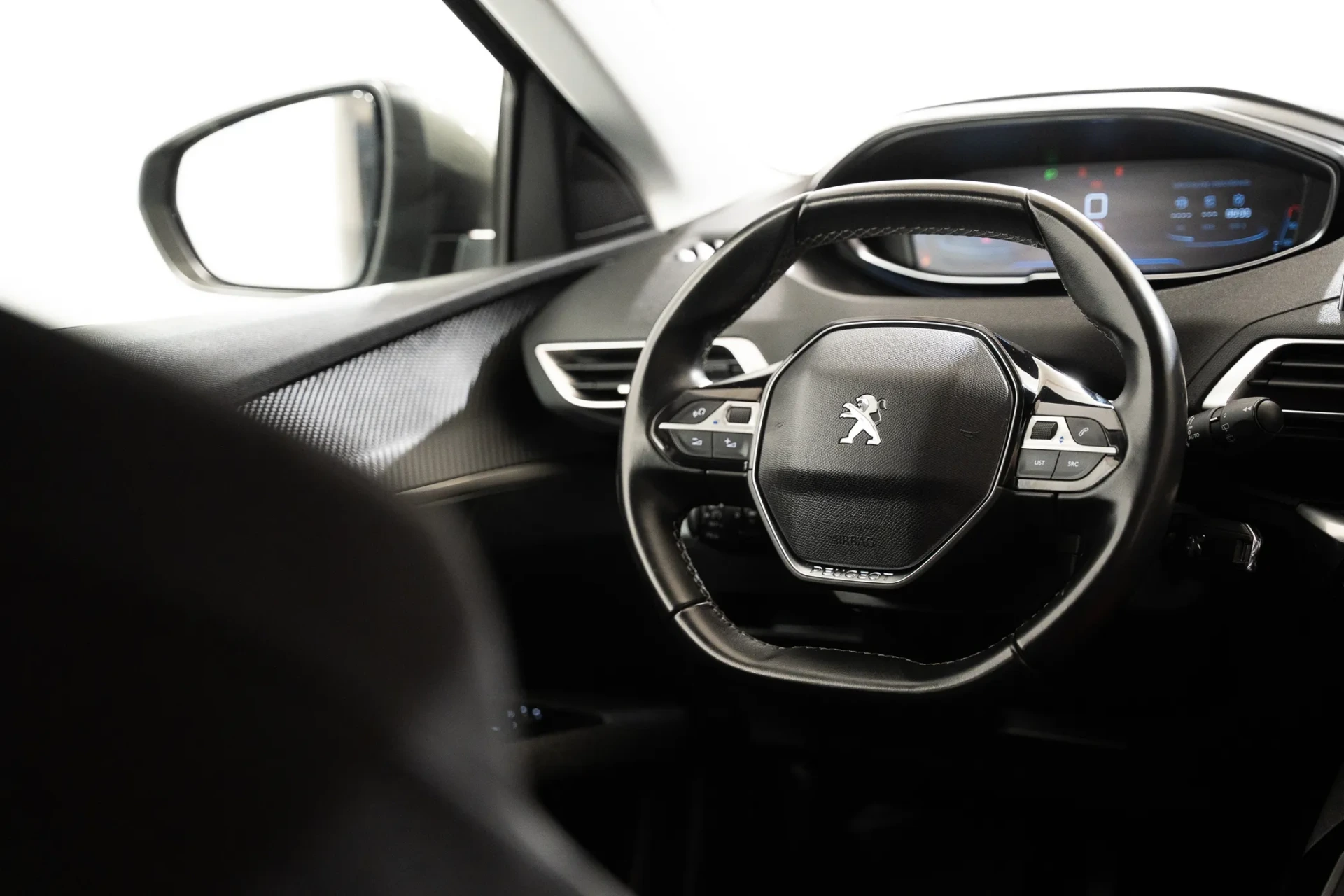 Peugeot 3008 1.2 PureTech Allure 17
