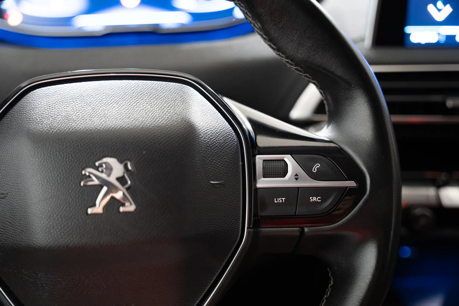 Peugeot 3008 1.2 PureTech Allure 21