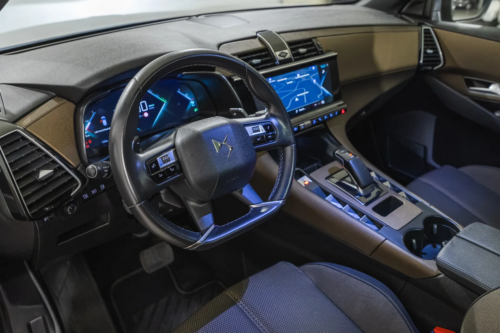 DS DS7 Crossback E-Tense So Chic EAT8 11