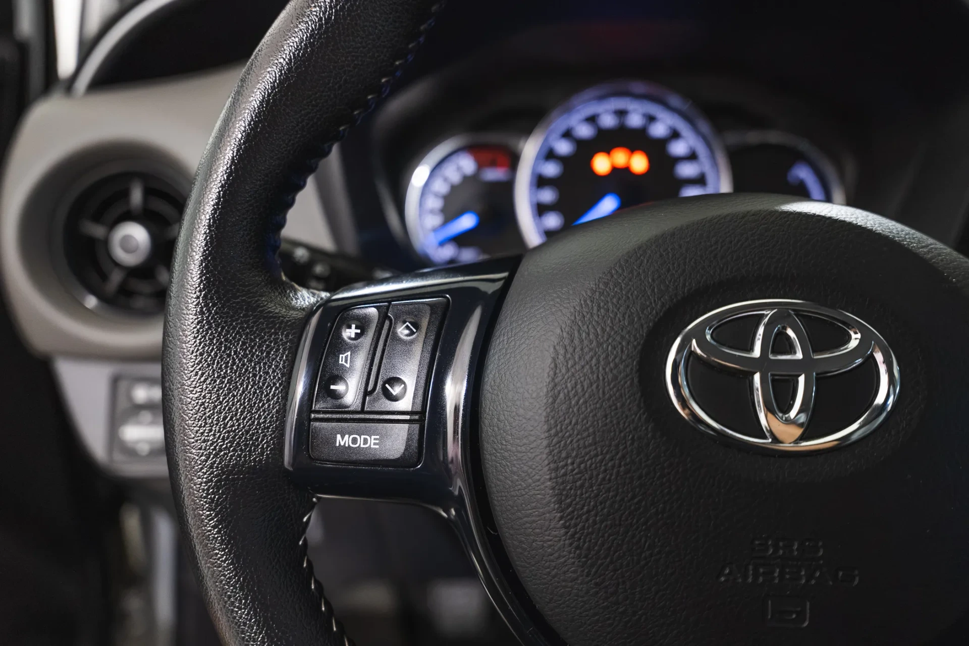 Toyota Yaris 1.0 VVT-i Comfort 12