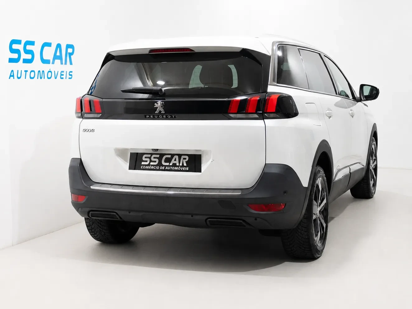 Peugeot 5008 1.2 PureTech Allure EAT8 6
