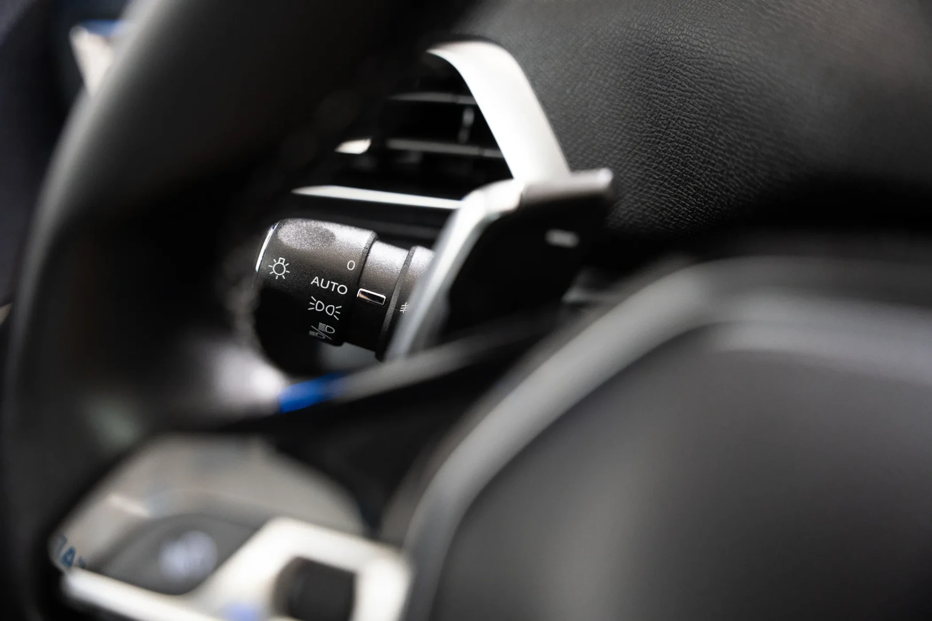 Peugeot 5008 1.2 PureTech Allure EAT8 12