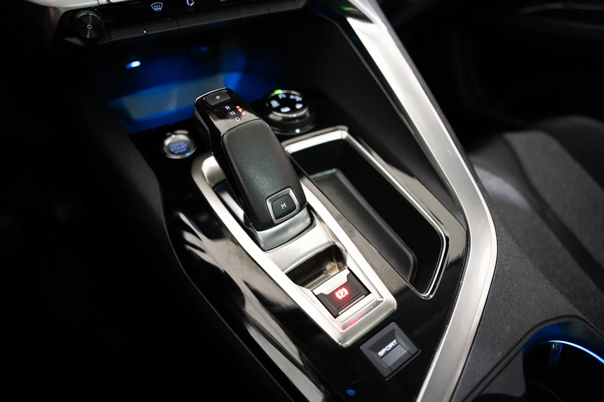 Peugeot 5008 1.2 PureTech Allure EAT8 24