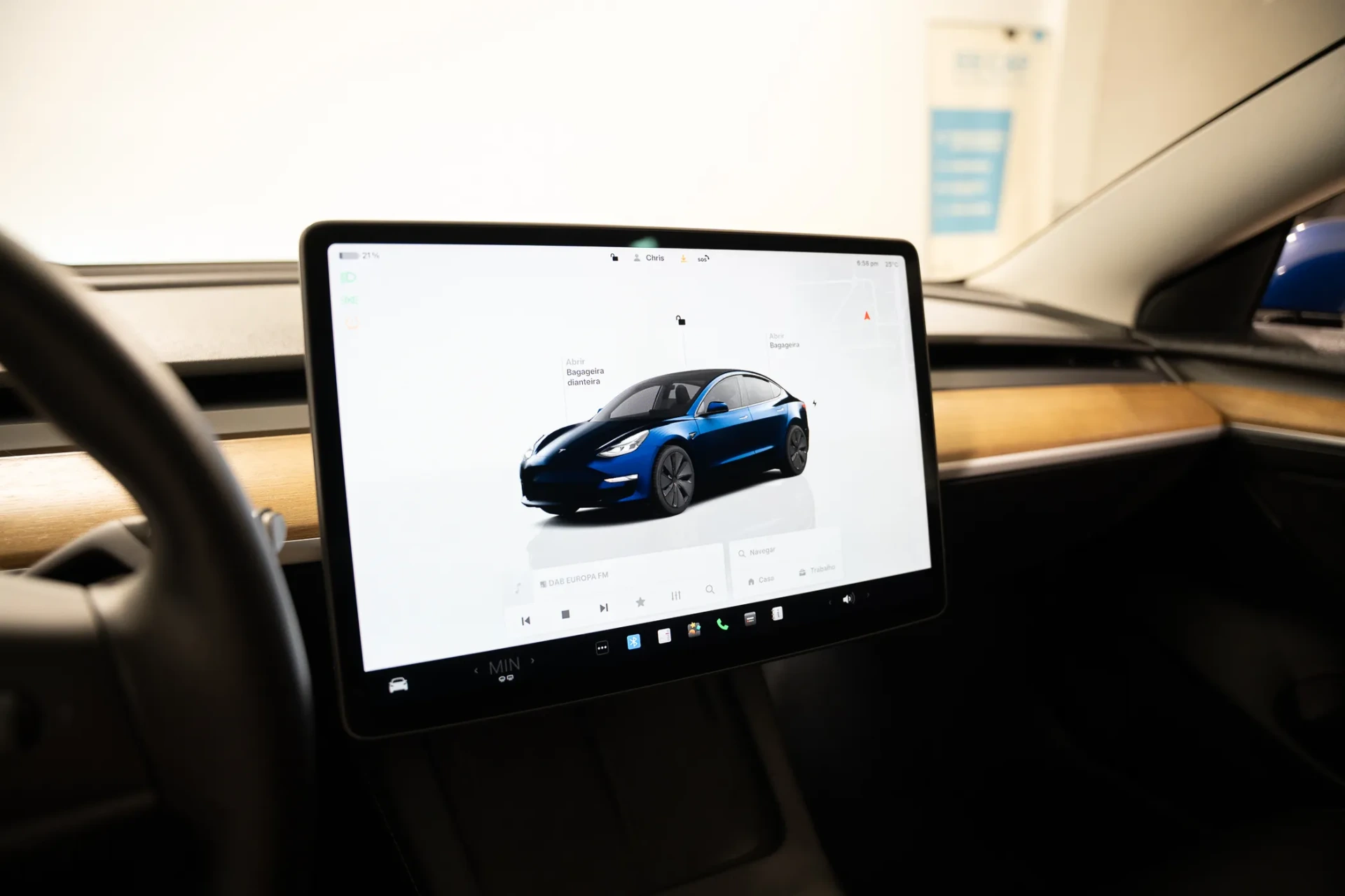 Tesla Model 3 Long-Range Dual Motor AWD 11