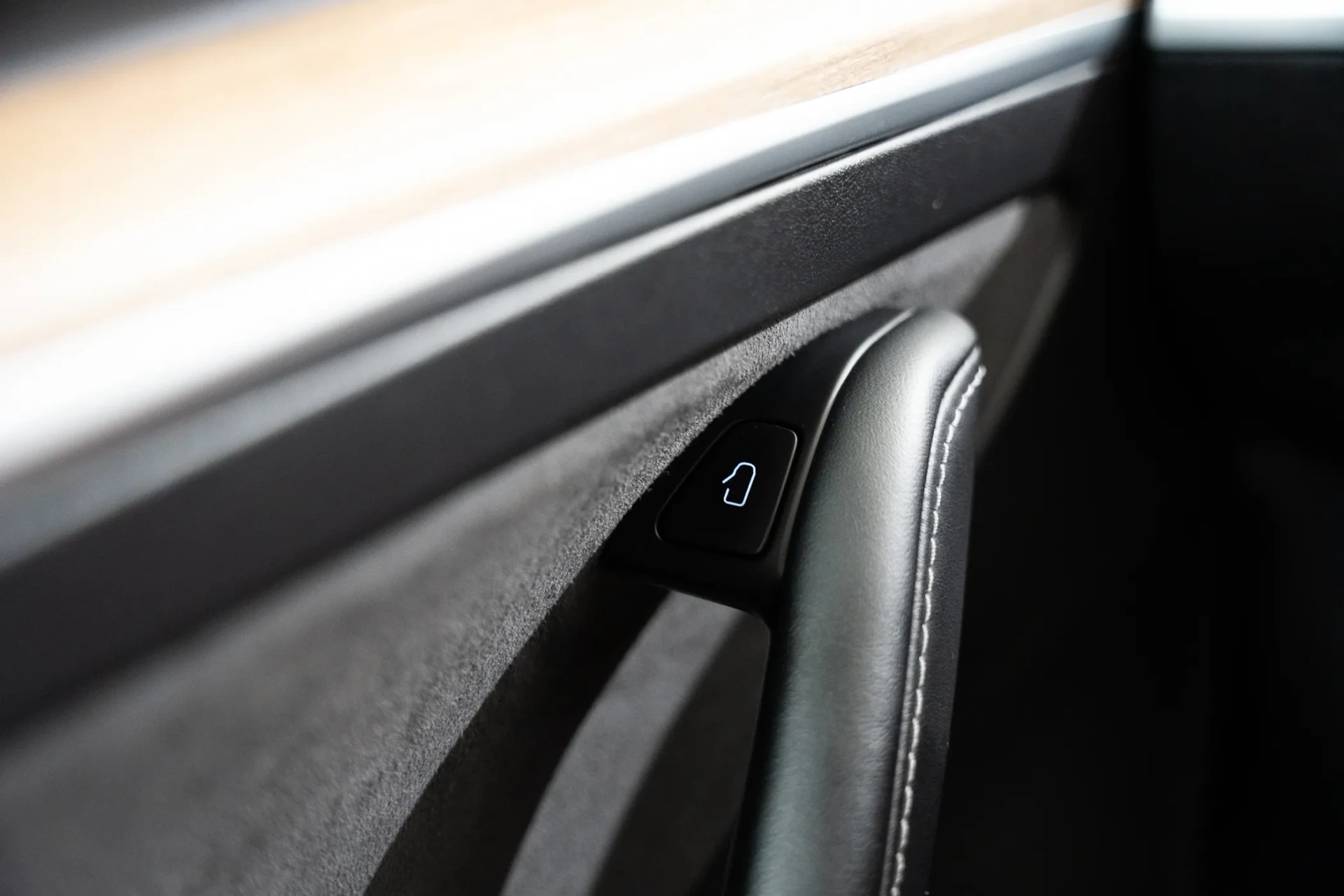 Tesla Model 3 Long-Range Dual Motor AWD 19