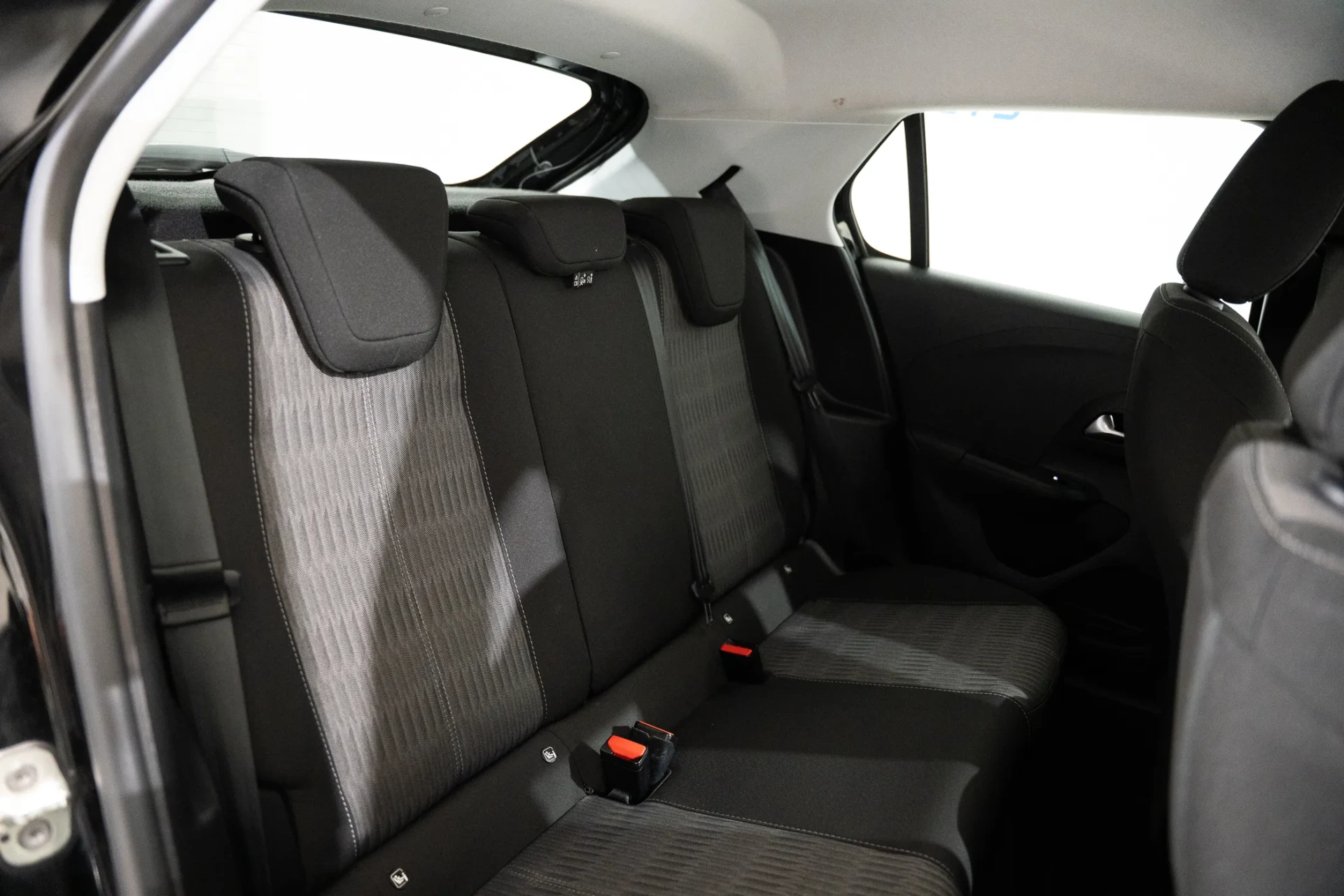 Opel Corsa 1.2 Edition 18