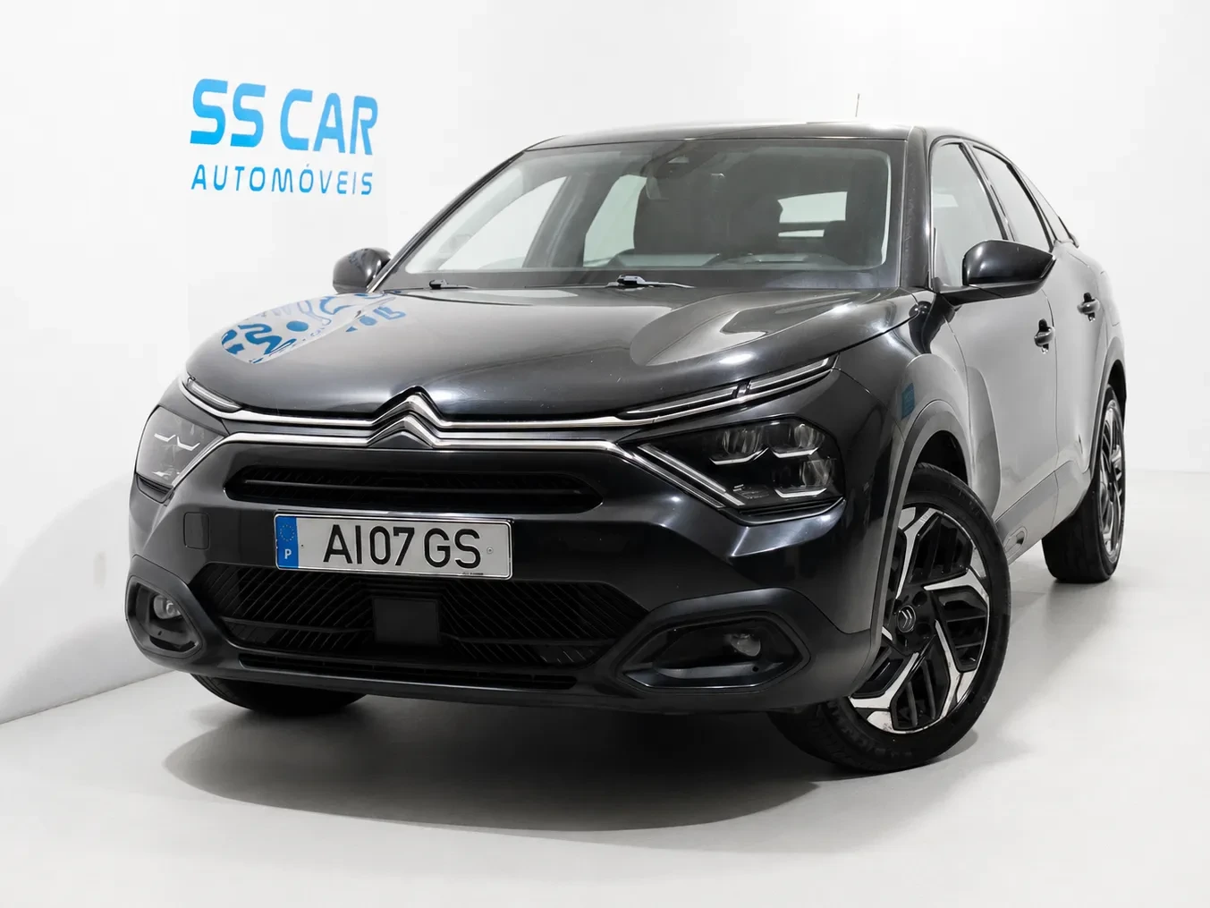 Citroen C4 1.2 PureTech Shine 1