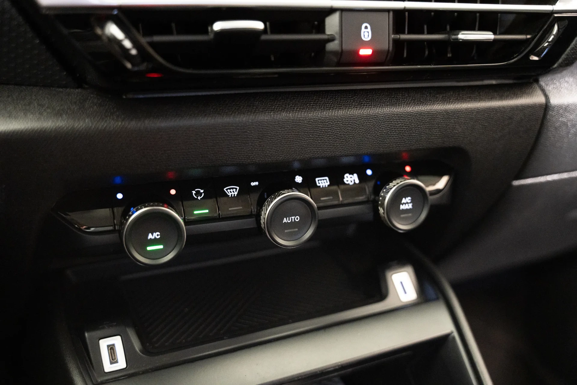 Citroen C4 1.2 PureTech Shine 24