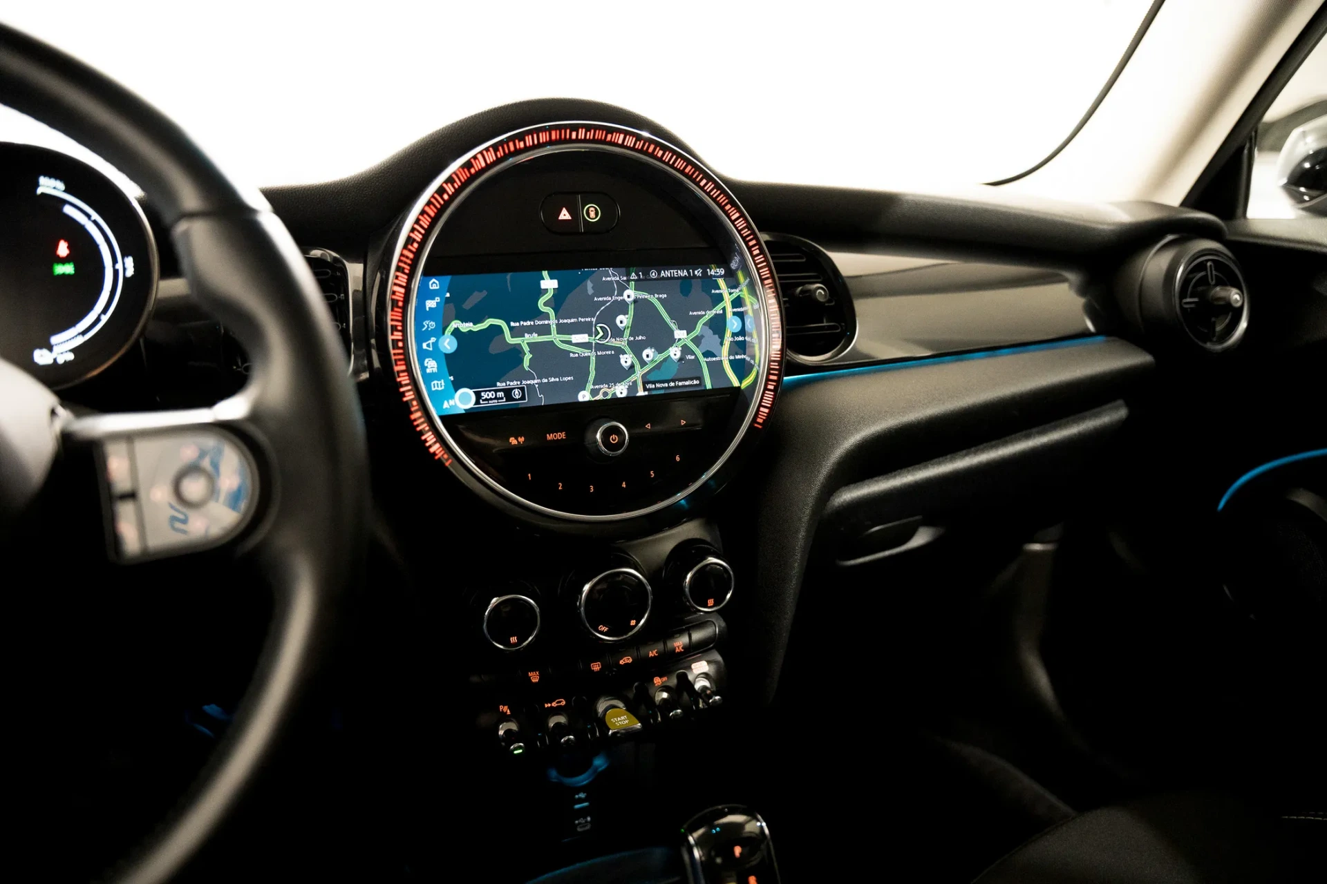MINI 3 Portas Cooper SE 4