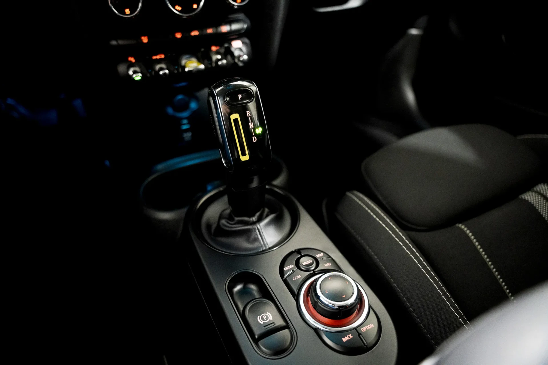 MINI 3 Portas Cooper SE 8