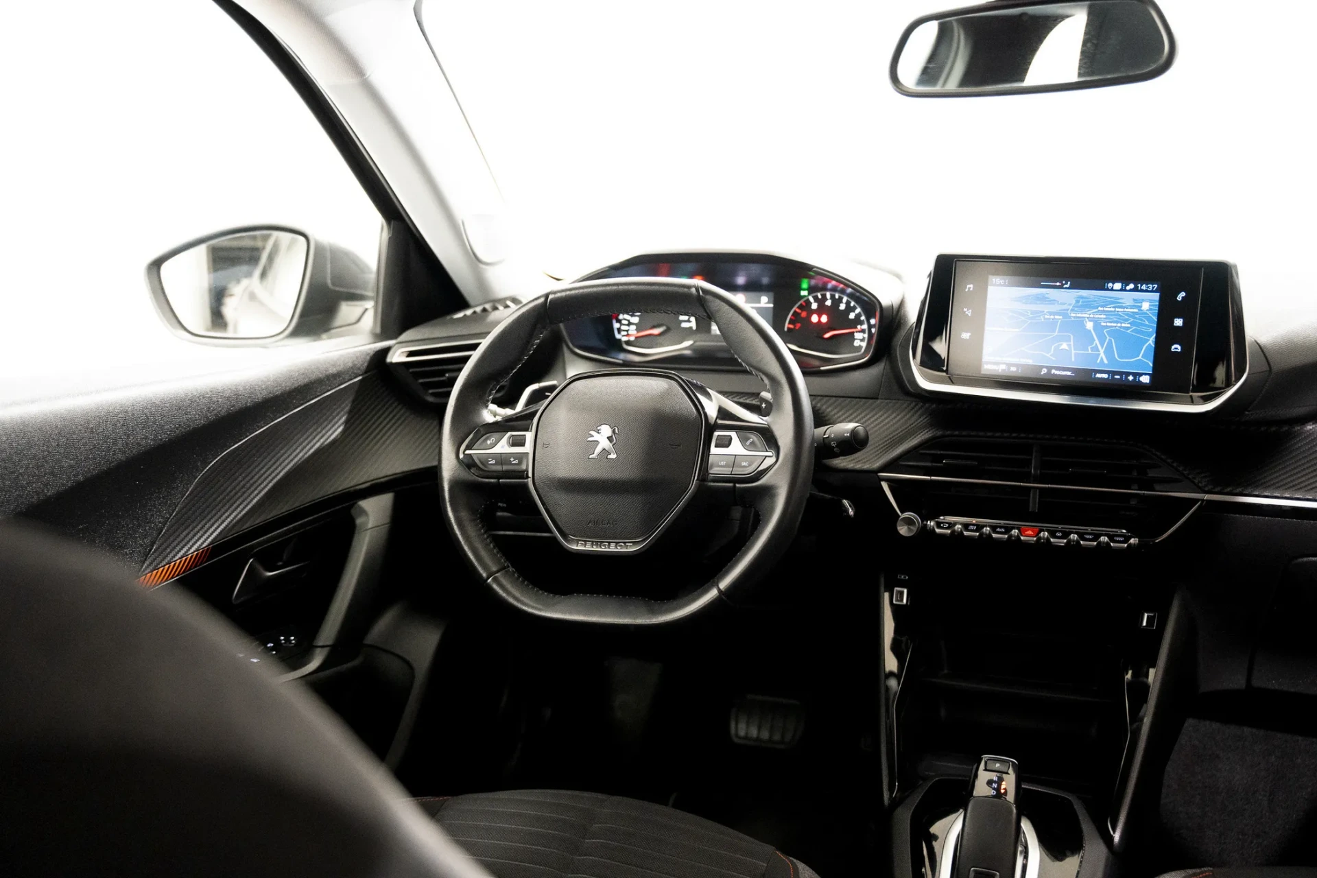 Peugeot 2008 1.2 PureTech Active EAT8 3