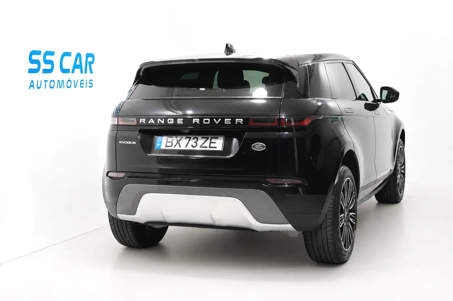 Land Rover Range Rover Evoque 2.0 D150 R-Dynamic S 4