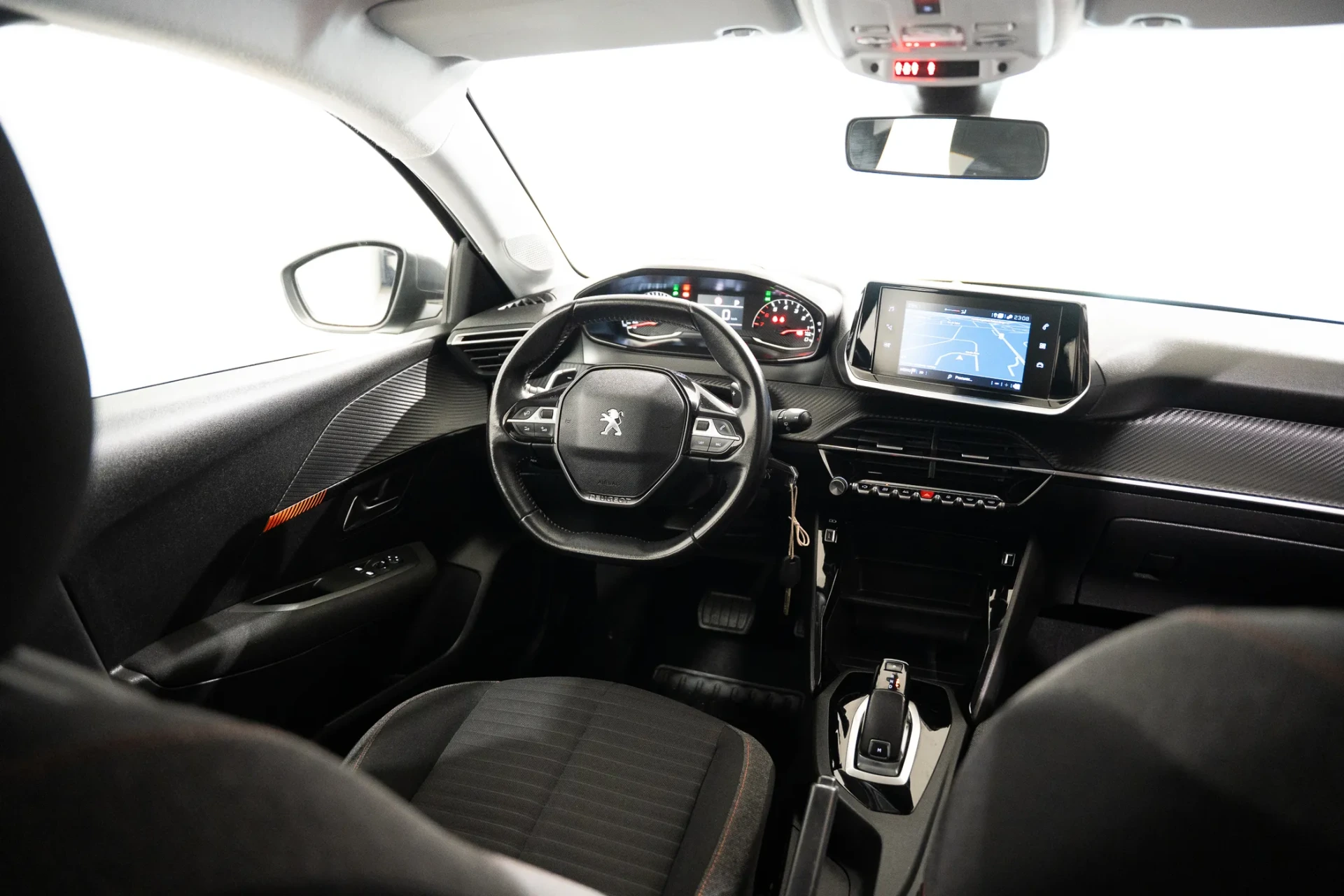 Peugeot 208 1.2 PureTech Allure EAT8 9