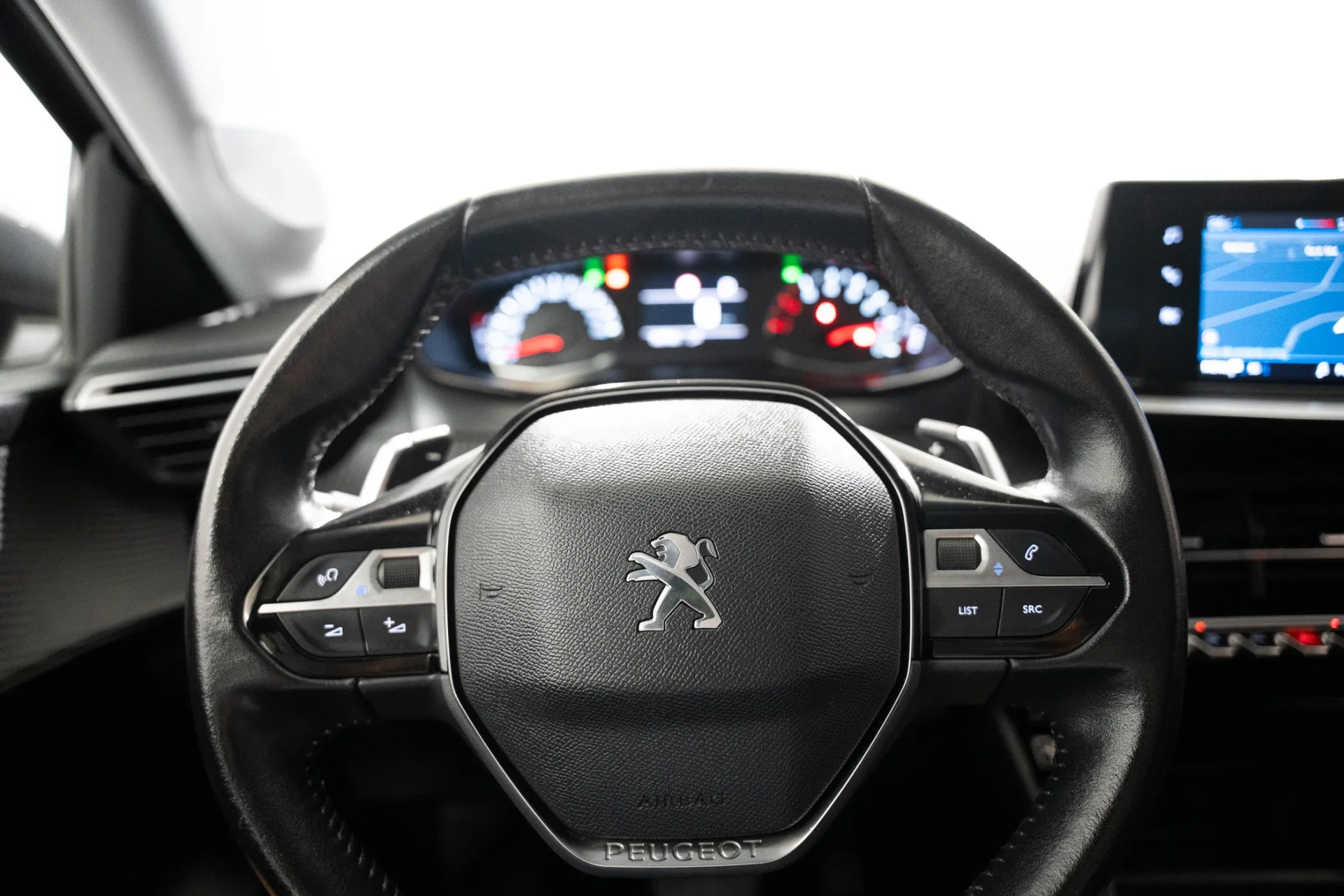 Peugeot 208 1.2 PureTech Allure EAT8 15